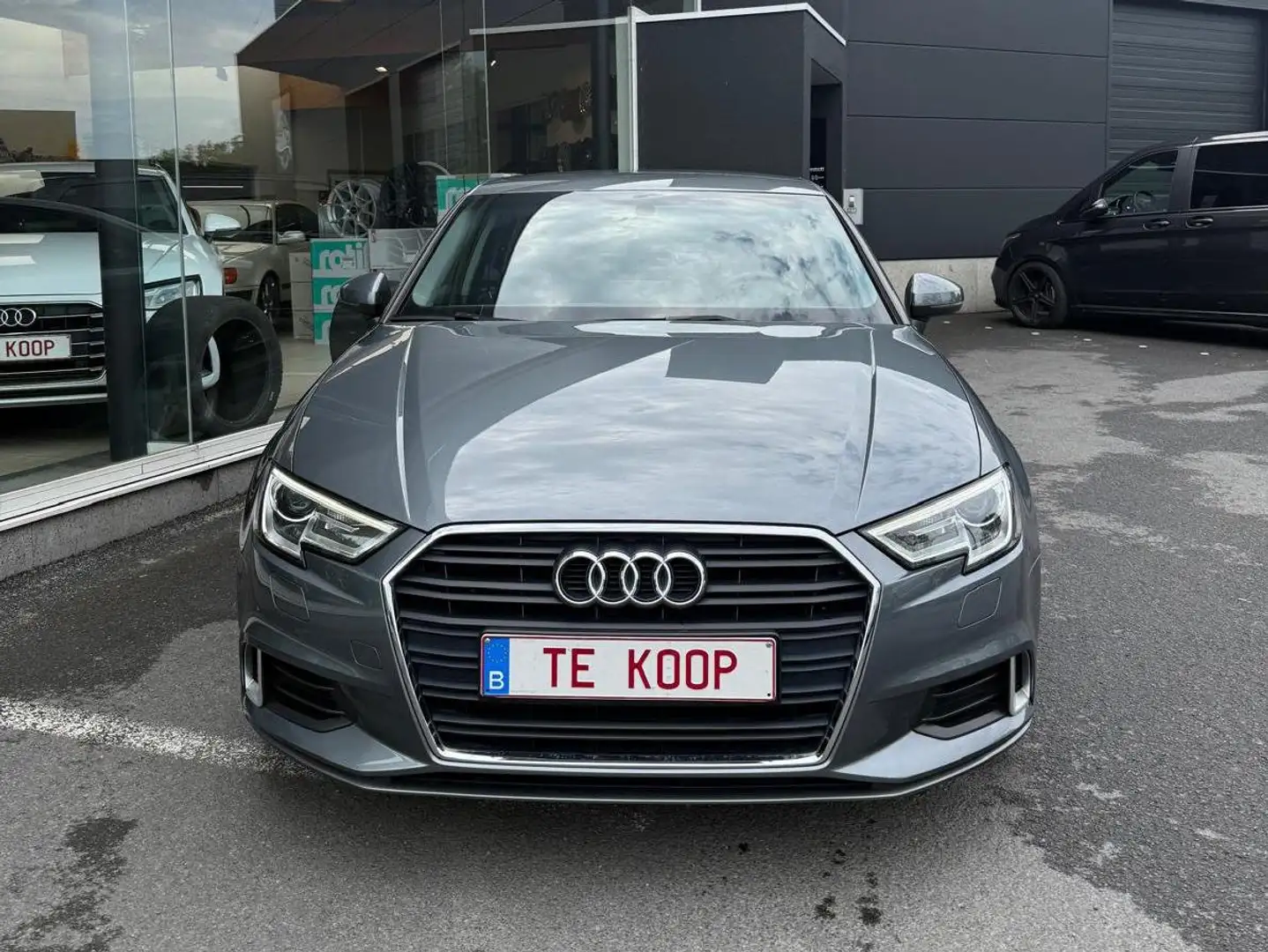 Audi A3 Sportback 1.5 TFSI ACT Sport S tronic Grijs - 2