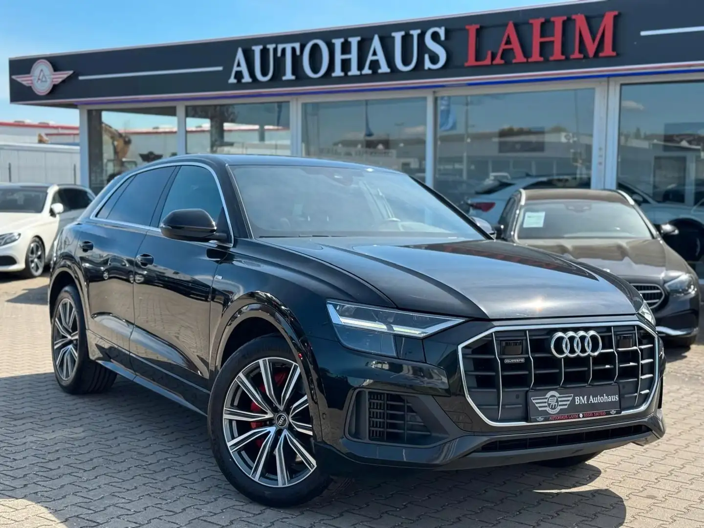 Audi Q8 55 TFSI e quattro"S-LINE"1.HAND"ACC"SPUR ASS. Schwarz - 1