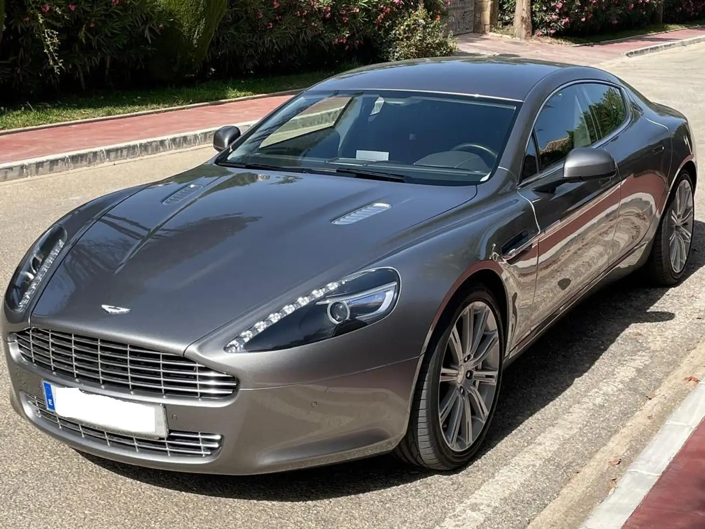 Aston Martin Rapide Rapide Silber - 2