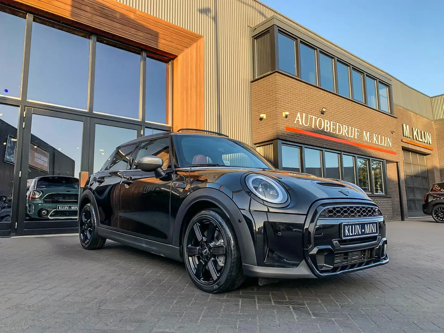 MINI Cooper S Mini 2.0 Resolute Edition F1 Aut 178pk/Chester Bro Black - 1