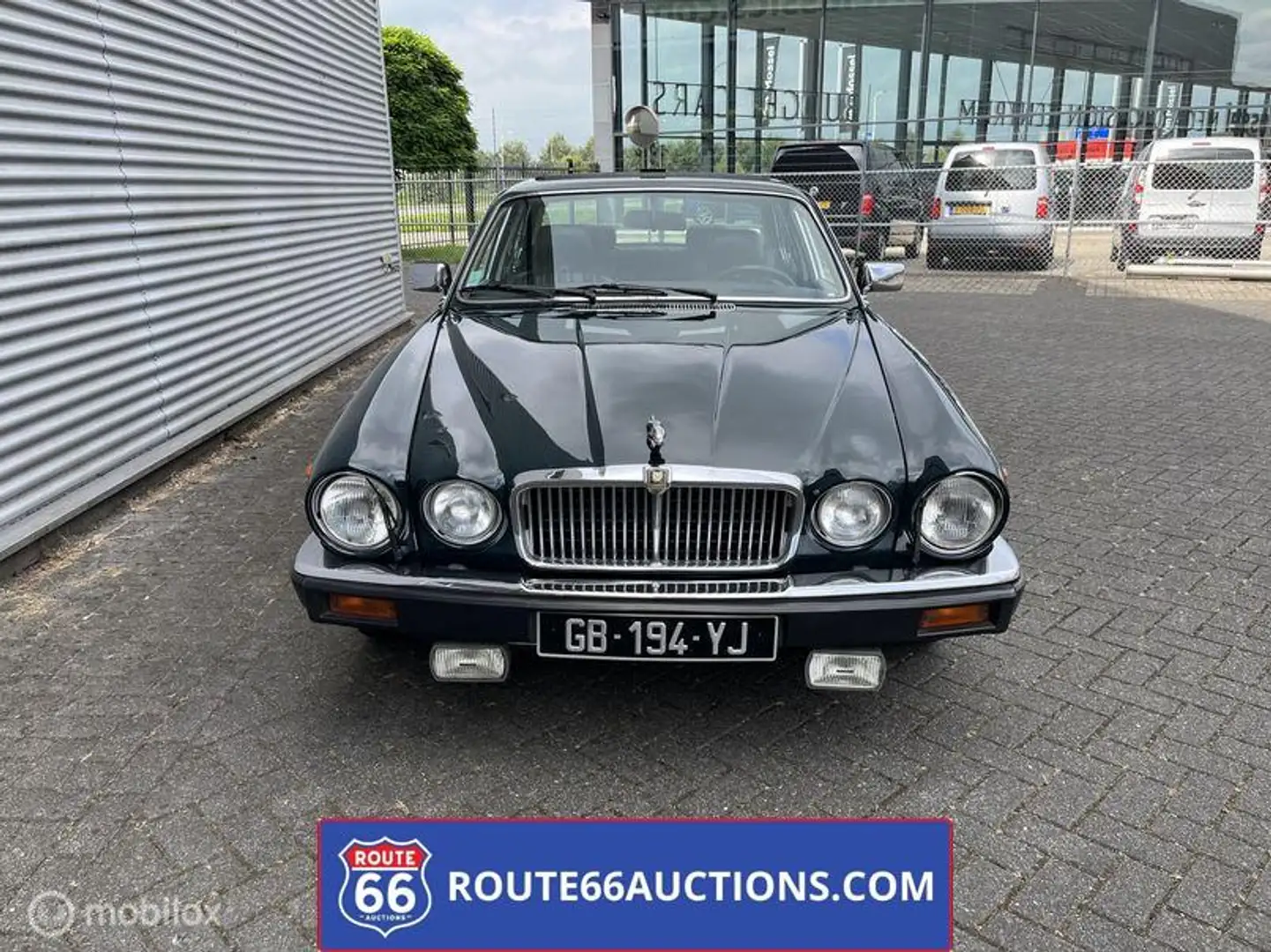 Jaguar XJ12 Series 3 Sedan | Route 66 Auctions Verde - 2