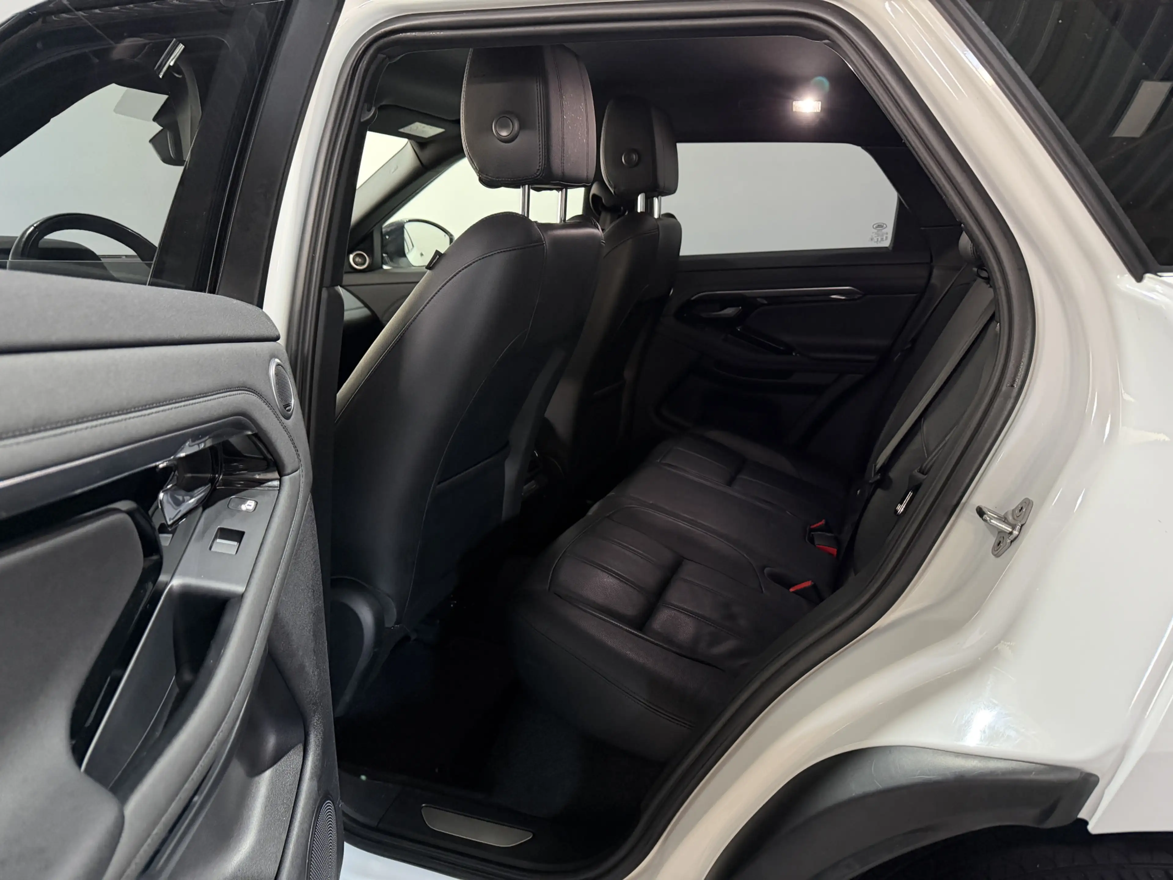 Land Rover Range Rover Evoque 2.0 P200 AWD R-Dynamic HSE - CarPlay / HUD / Leder — photo 28