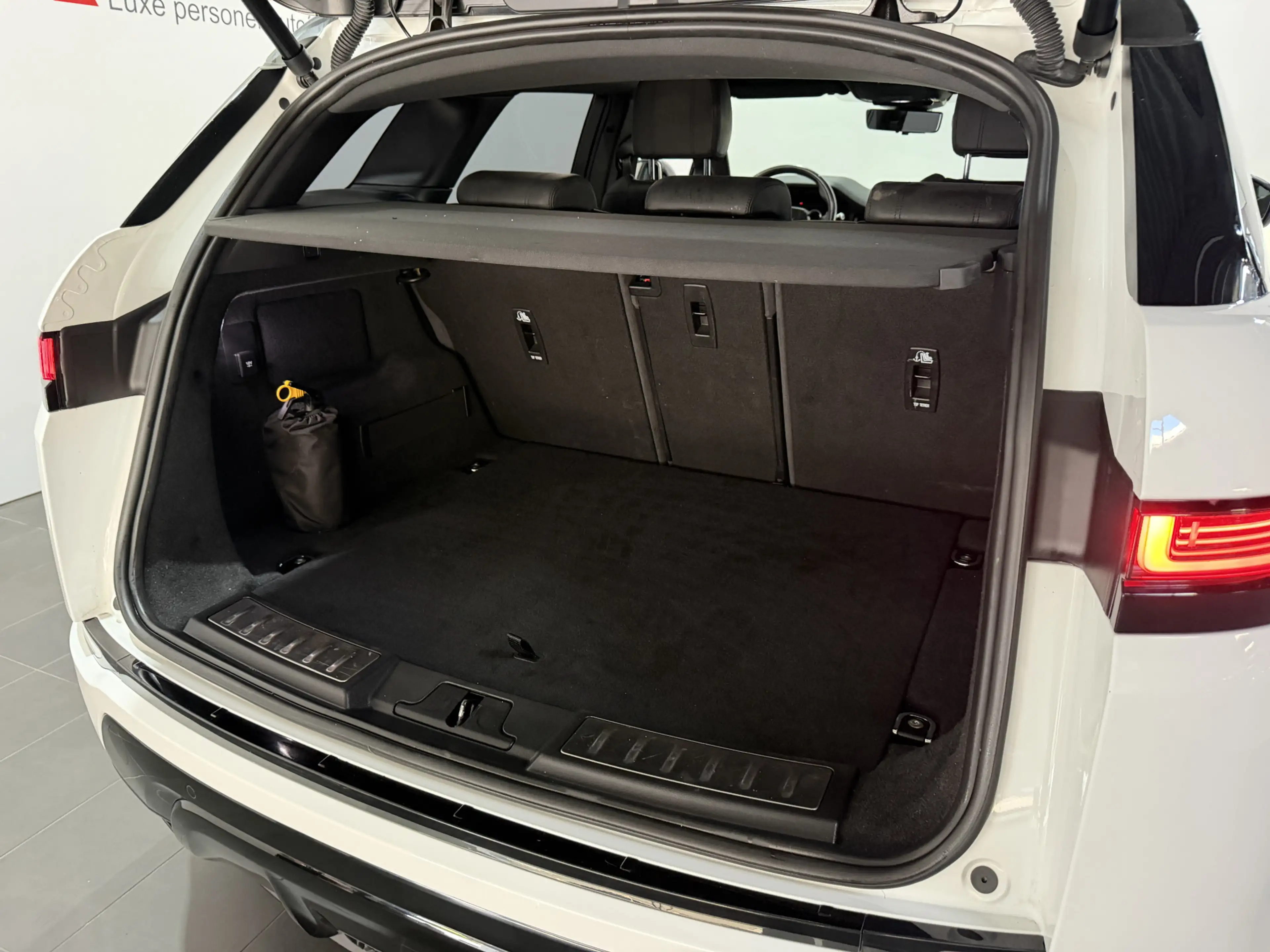 Land Rover Range Rover Evoque 2.0 P200 AWD R-Dynamic HSE - CarPlay / HUD / Leder — photo 33