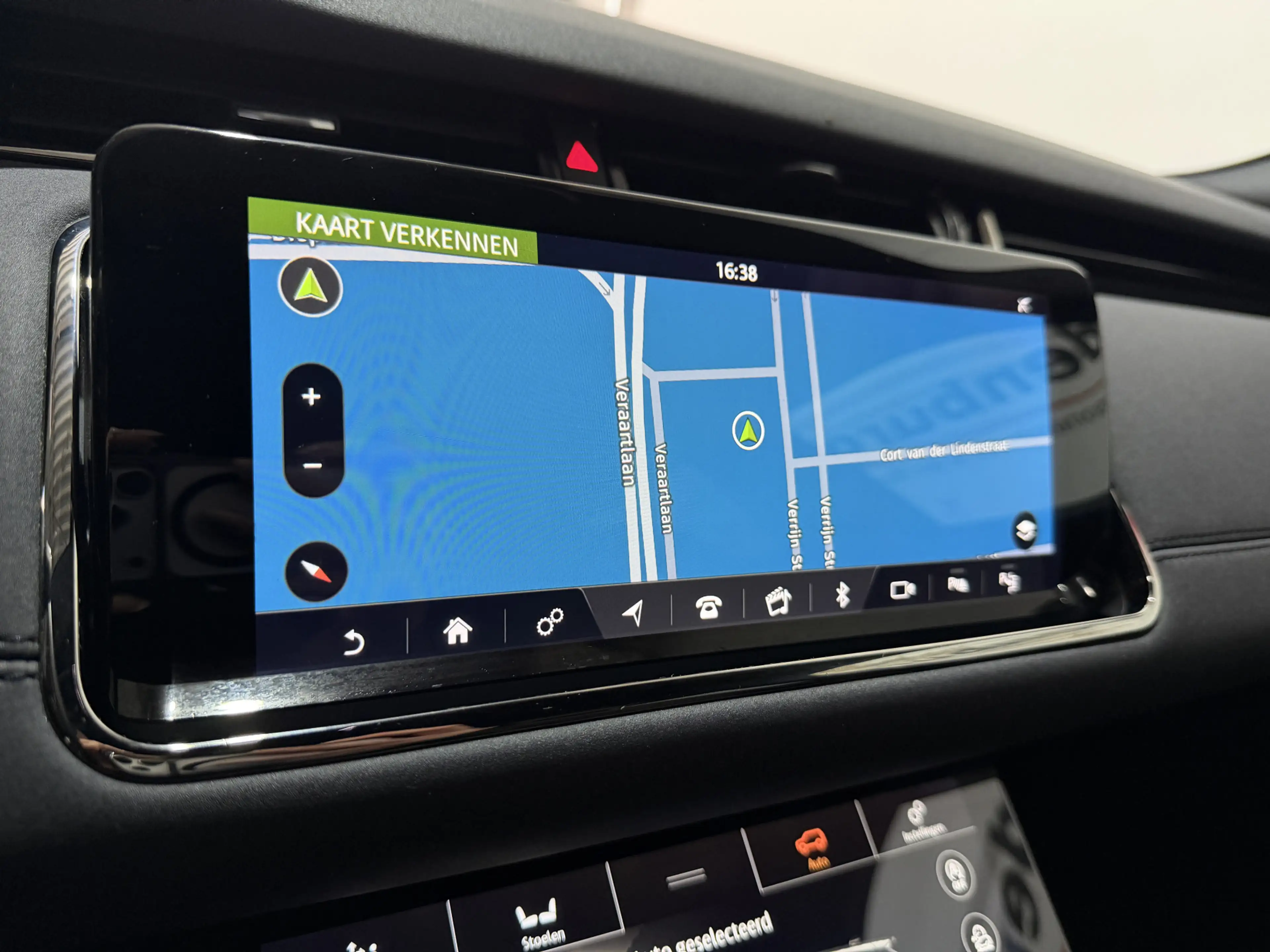 Land Rover Range Rover Evoque 2.0 P200 AWD R-Dynamic HSE - CarPlay / HUD / Leder — photo 16