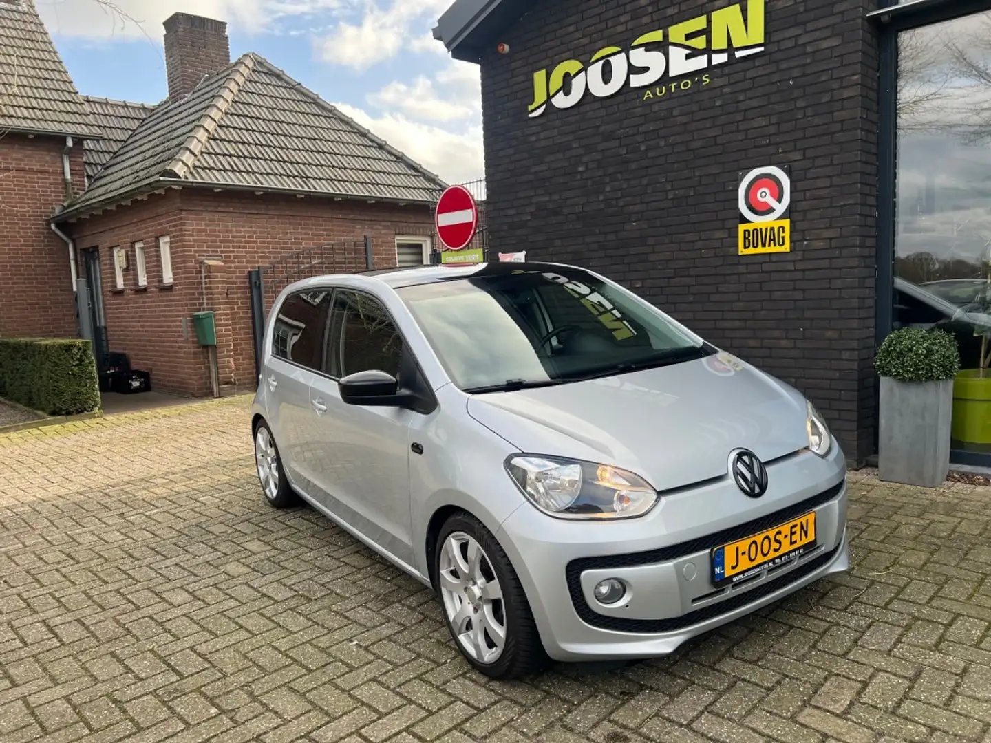 Volkswagen up! 1.0 HIGH UP! Grijs - 1