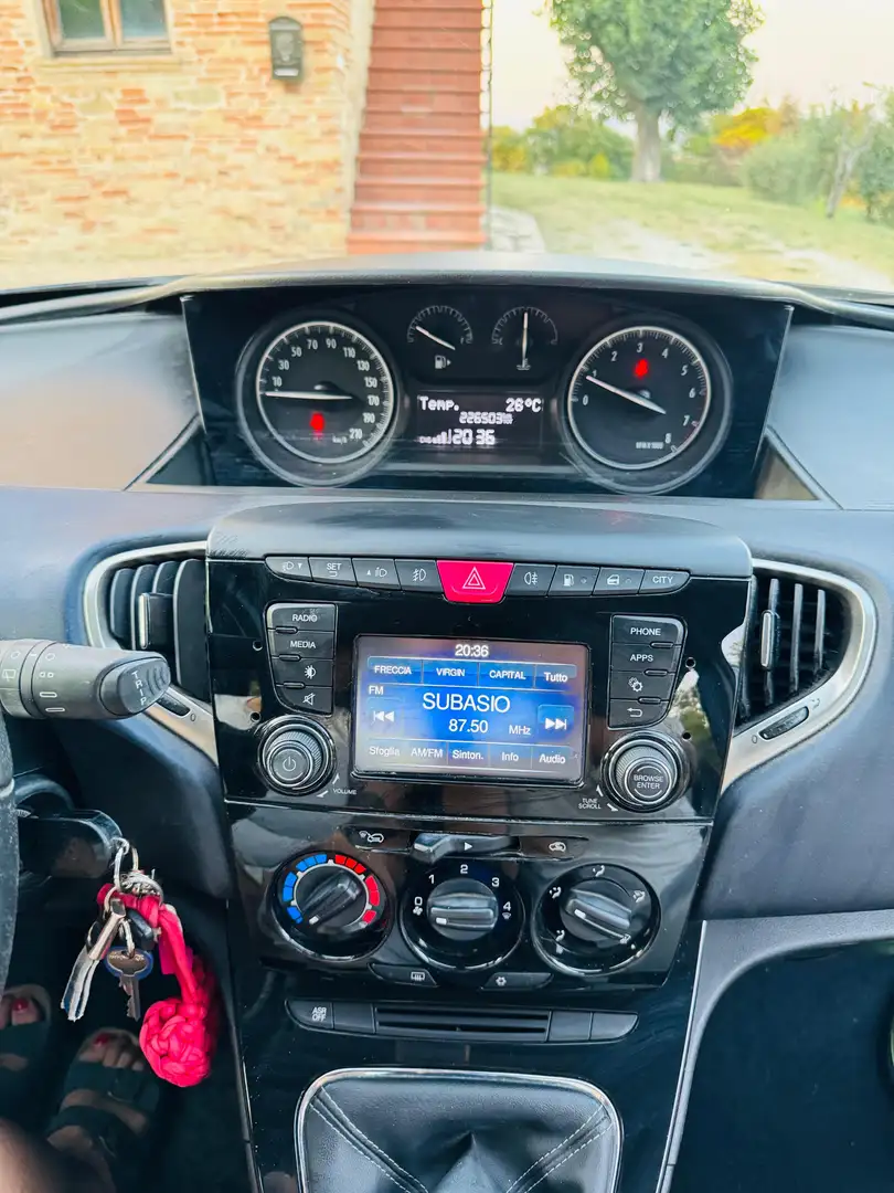 Lancia Ypsilon Ypsilon 0.9 twinair allestimento mya Blu/Azzurro - 2