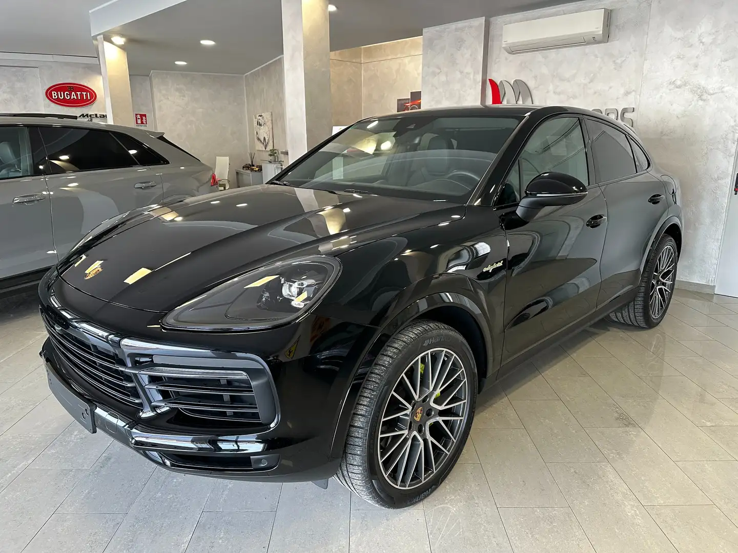 Porsche Cayenne Coupe 3.0 V6 E-Hybrid Tip. *SOSPENSIONI*TETTO.FULL Zwart - 1