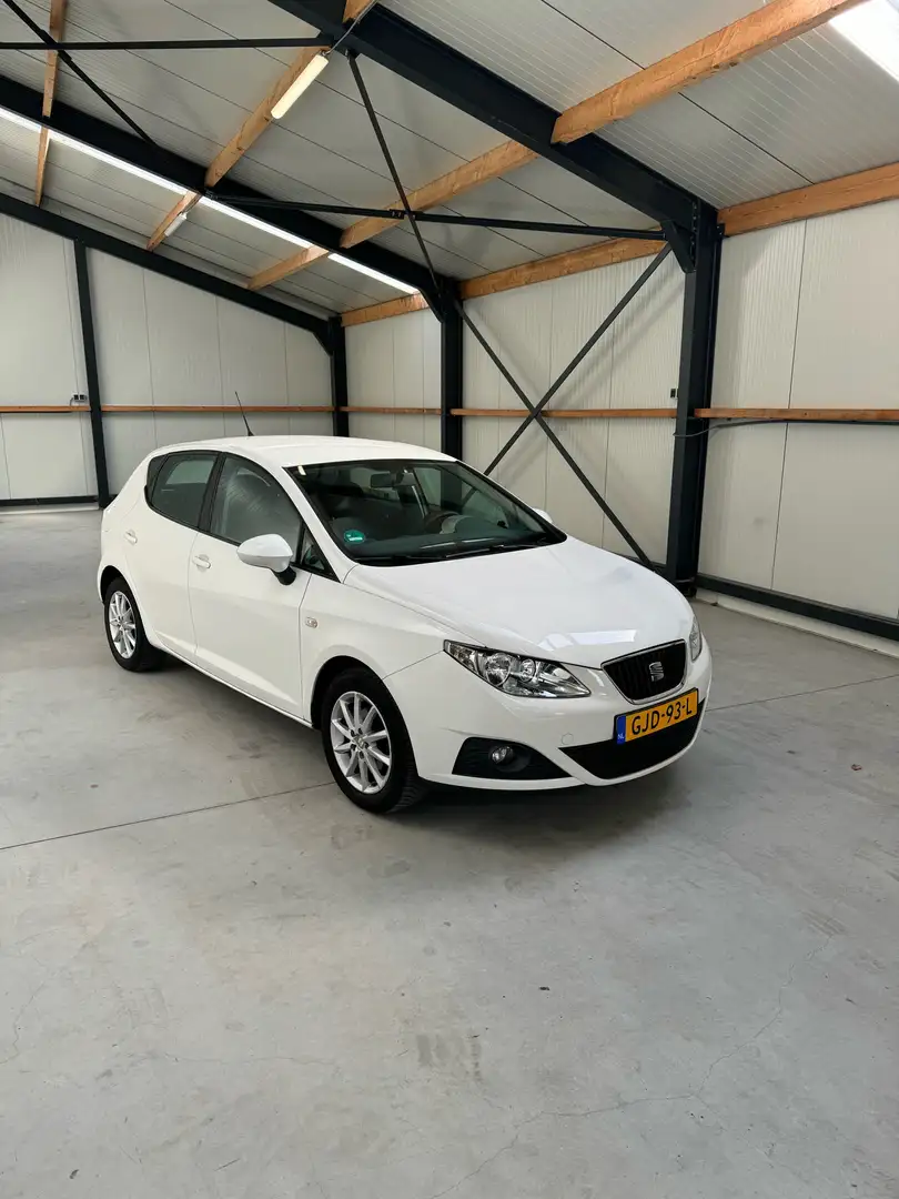 SEAT Ibiza 1.2 / 118D km, Xenon, Airco, 16’ lv, Cruiscontro White - 1