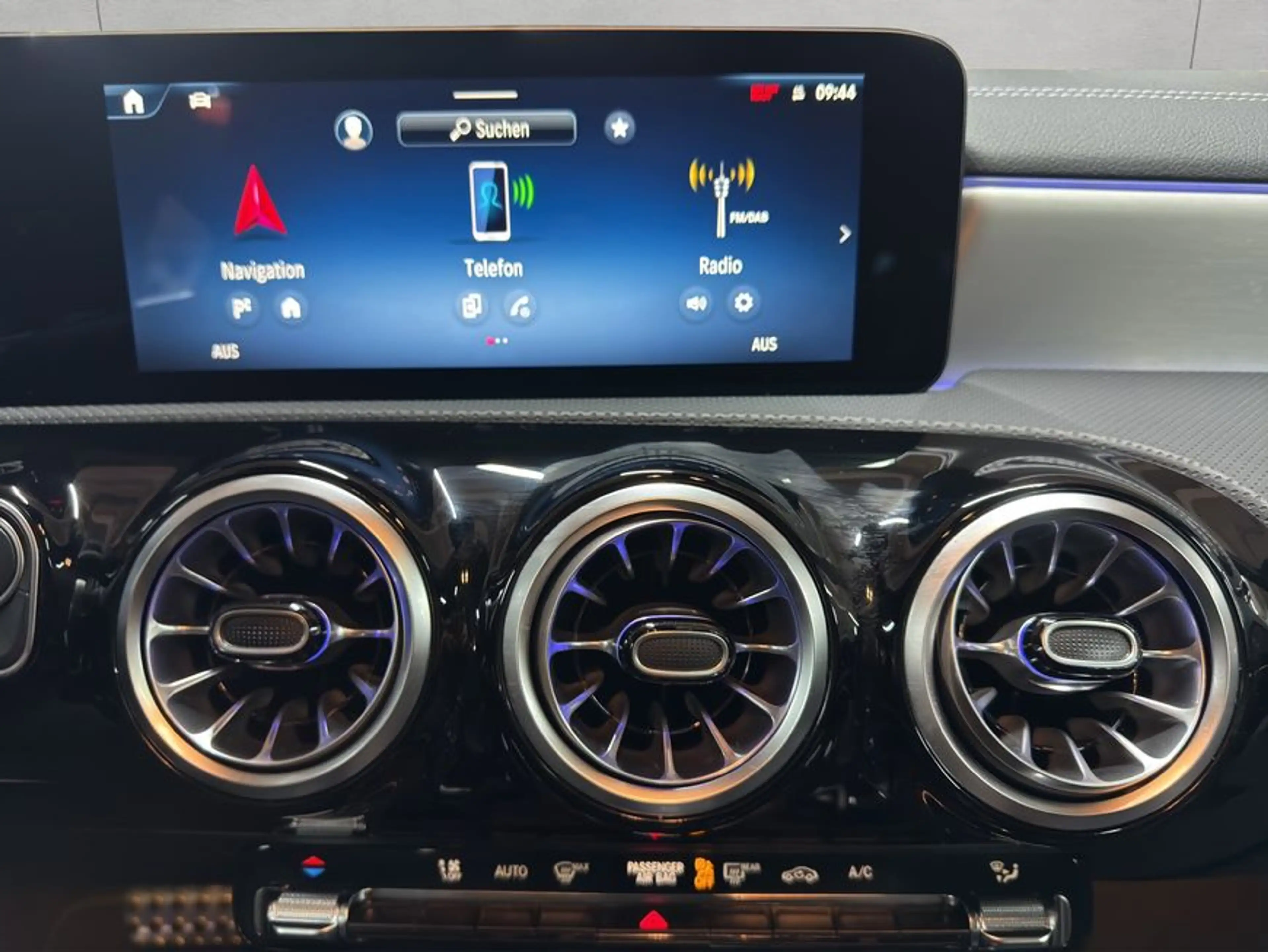 Mercedes-Benz CLA 200 CLA — photo 15