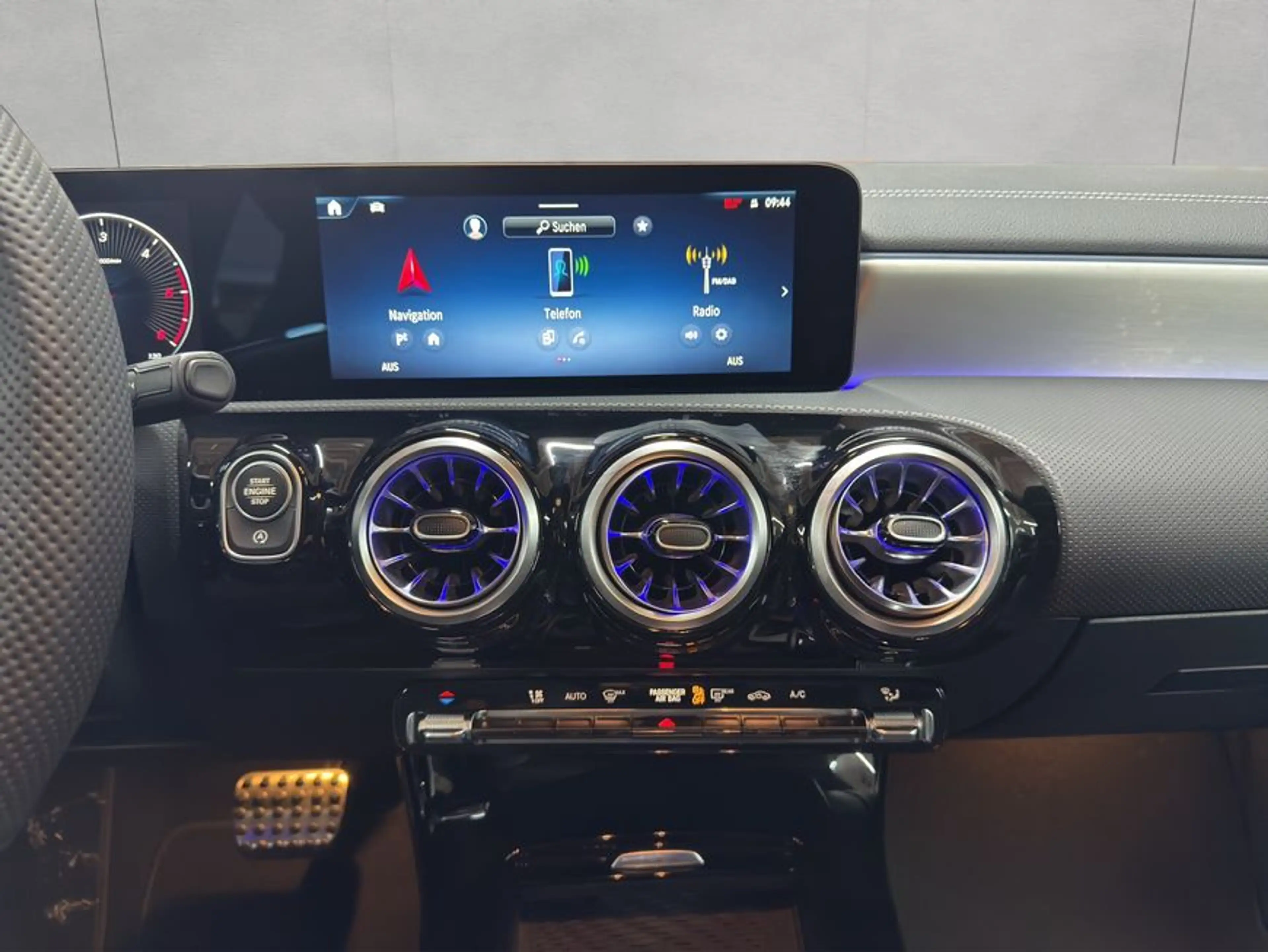 Mercedes-Benz CLA 200 CLA — photo 14