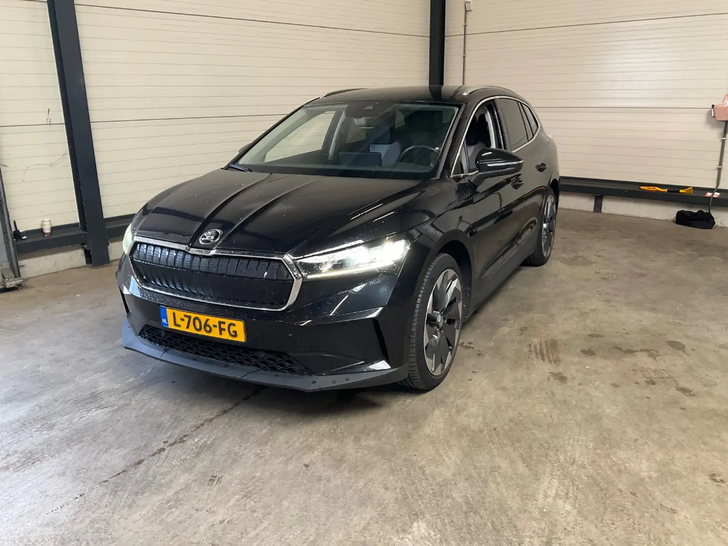 Skoda Enyaq iV 60 180 pk | Apple Carplay/Android Auto|telefoon Zwart - 1