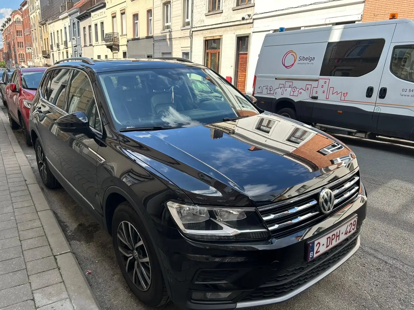 Volkswagen Tiguan Allspace 2.0 TDi SCR FULL OPTION Zwart - 1