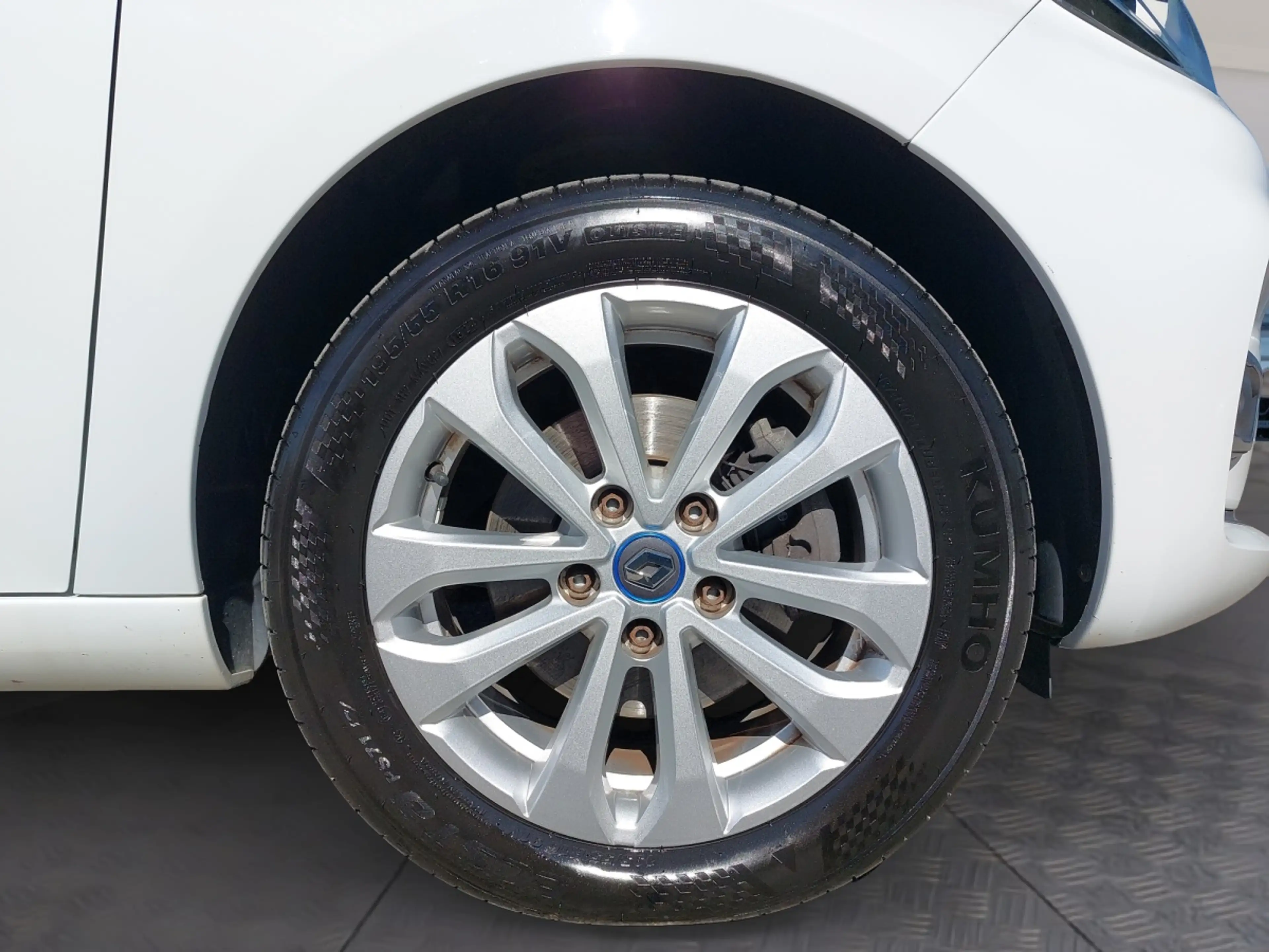 Renault ZOE Zen Complete R110 Z.E.50 (52kWh) — photo 14