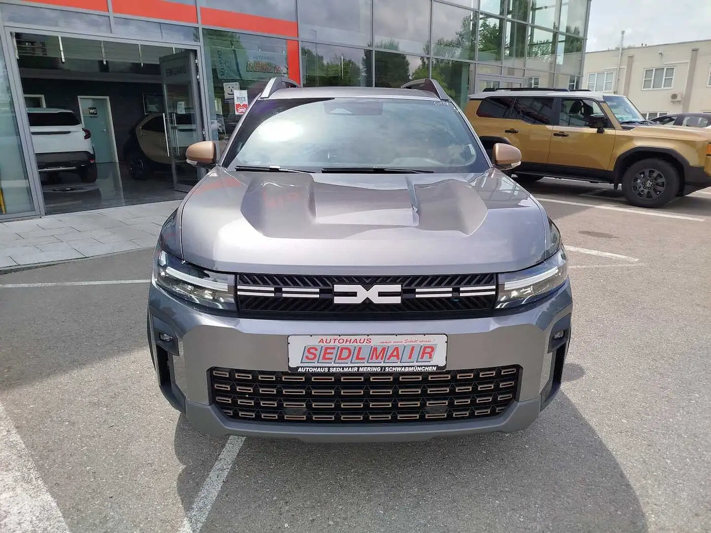 Dacia Bigster Extreme TCe 130 4x4 PANO/Winter+City Pak. Grau - 2