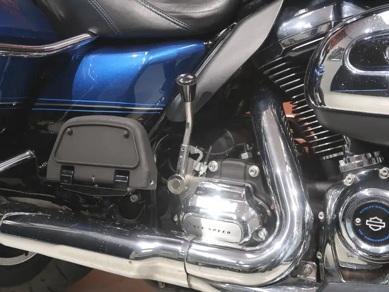 Harley-Davidson FLHTK Electra Limited - foto 3