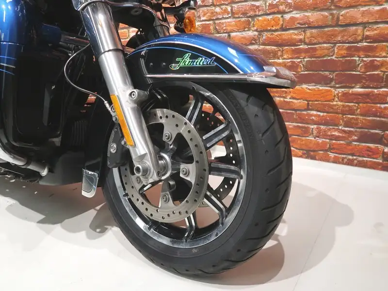 Harley-Davidson FLHTK Electra Limited - foto 6