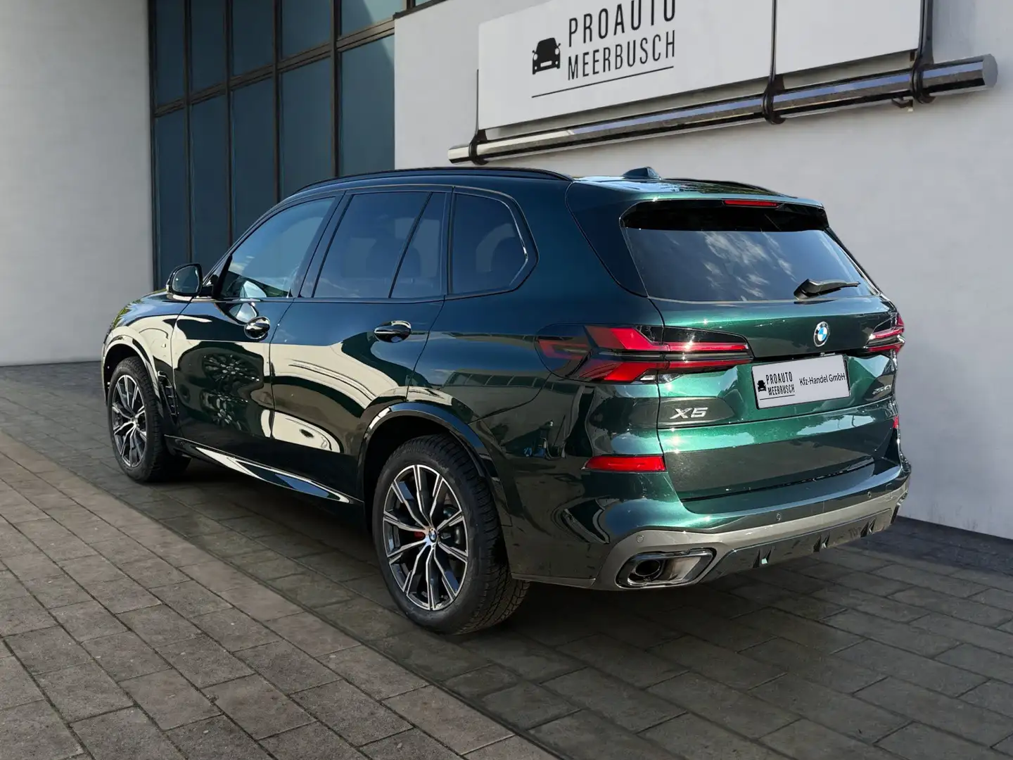 BMW X5 40d xDrive M Sport PRO INDIVIDUAL AHK/PANO Grün - 2