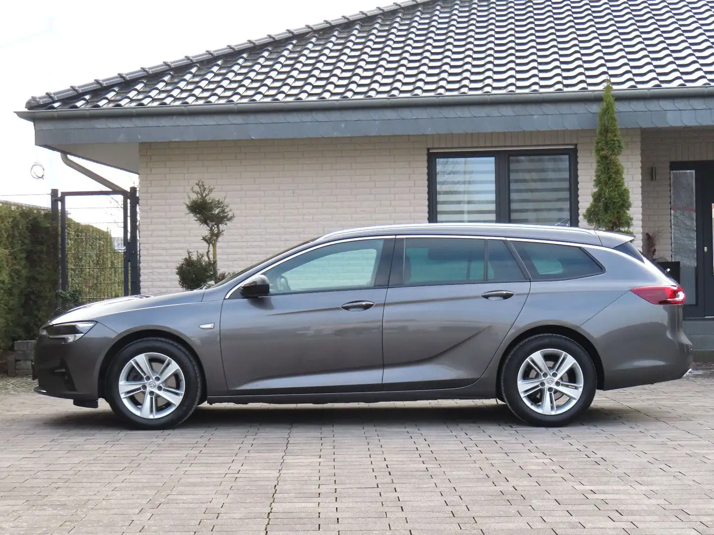 Opel Insignia B Sports Tourer Business AHK / Head-Up Grau - 2