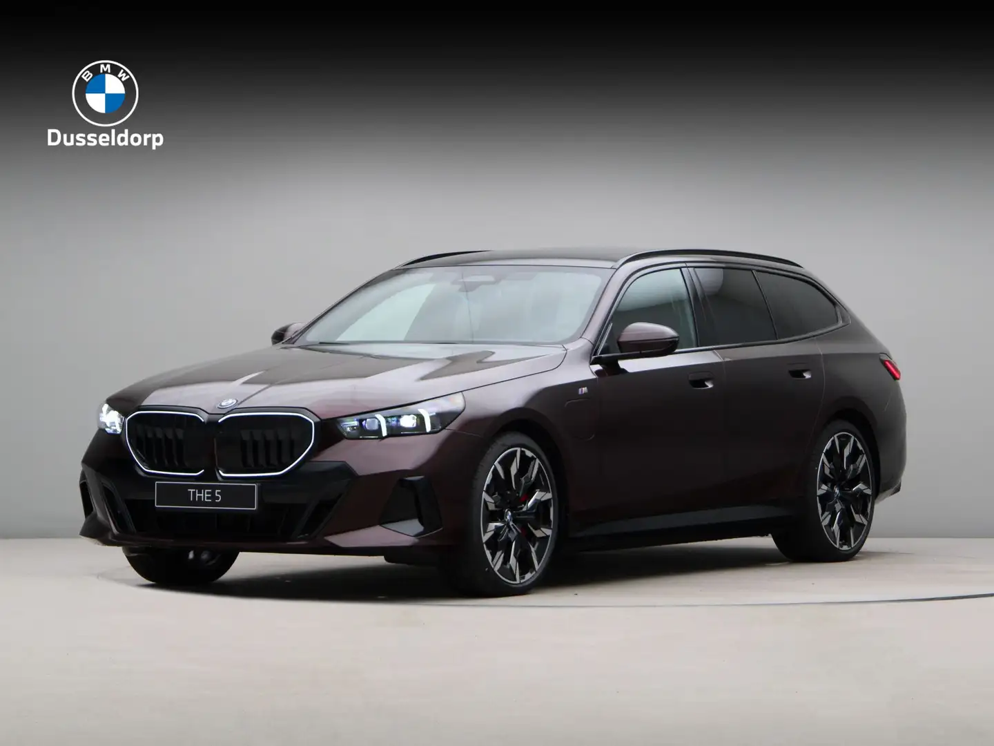 BMW 550 5 Serie Touring 550e xDrive Rood - 1