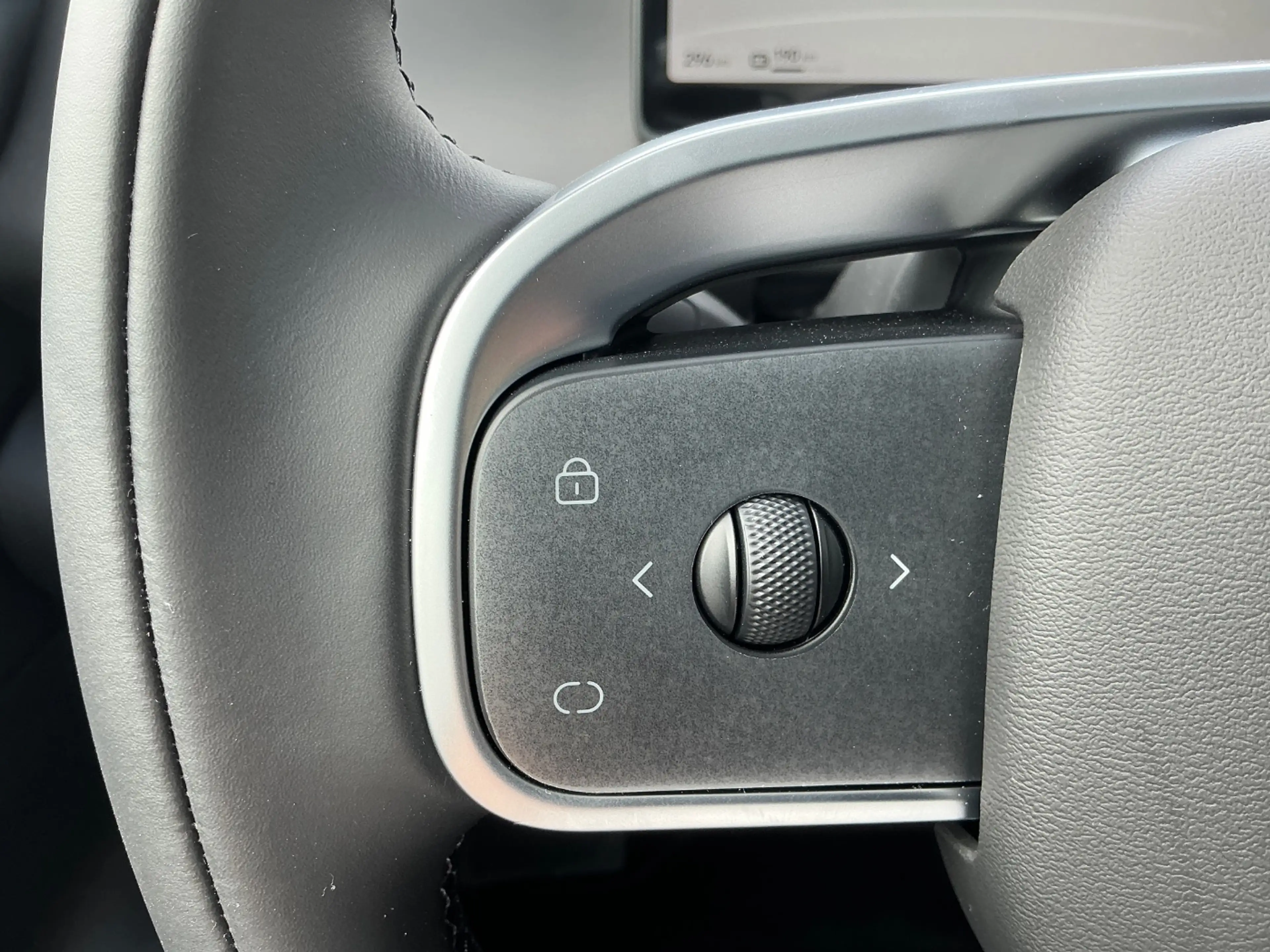 Leapmotor C10 BEV Pro Design ACC+LED+Navi+Pano+SD+SHZ — photo 19