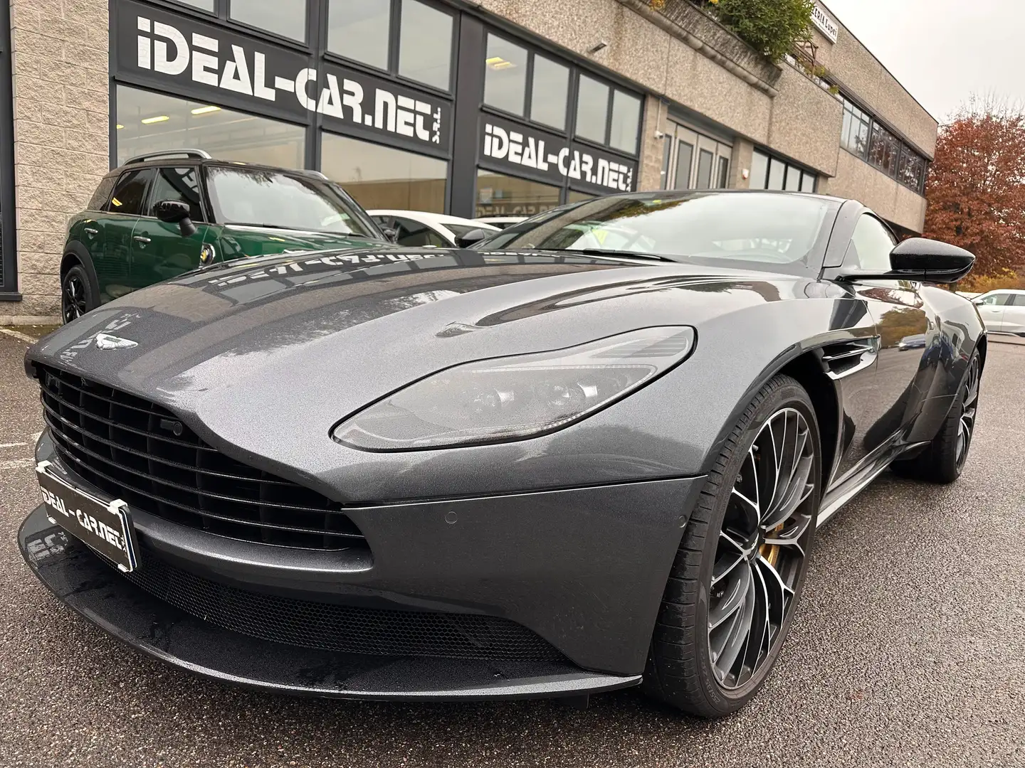 Aston Martin DB11 Coupe 4.0 V8 Auto Grigio - 1