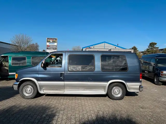 Ford Econoline Van E-150  Low Top  4,6V8