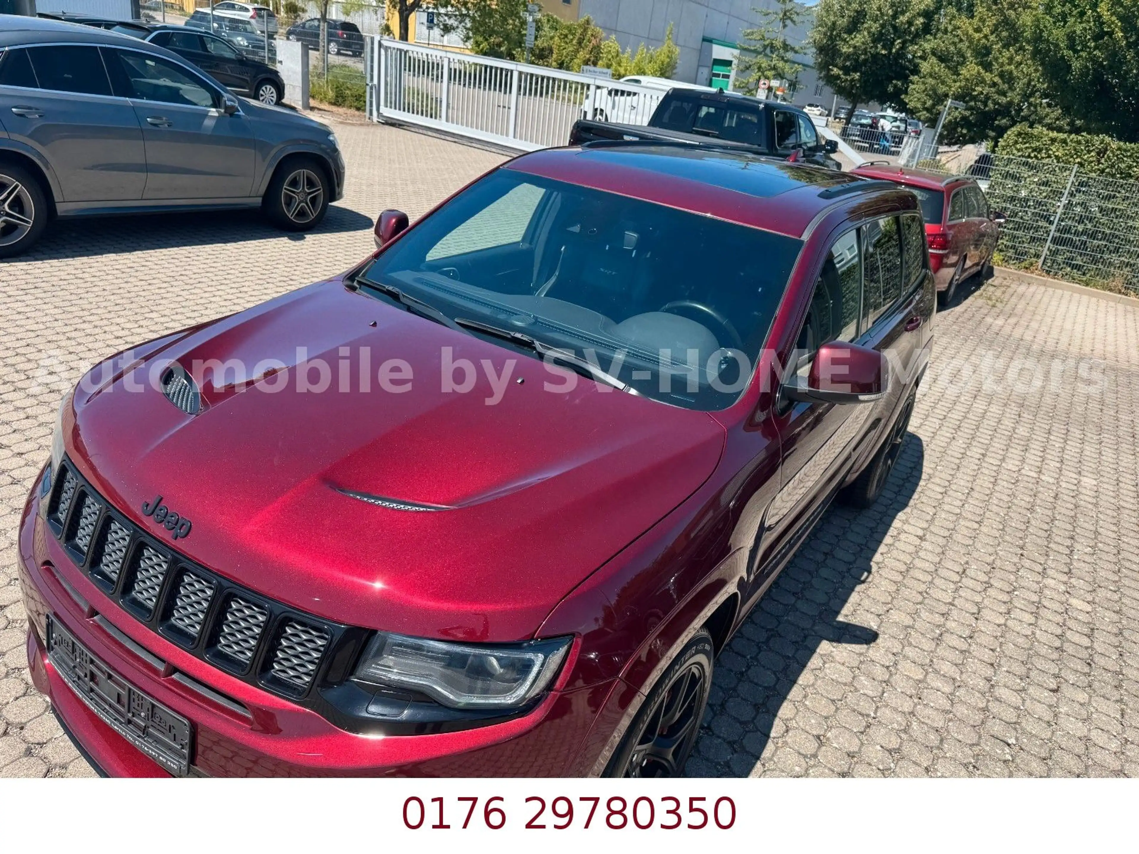 Jeep Grand Cherokee 6.4 V8 HEMI SRT — photo 9