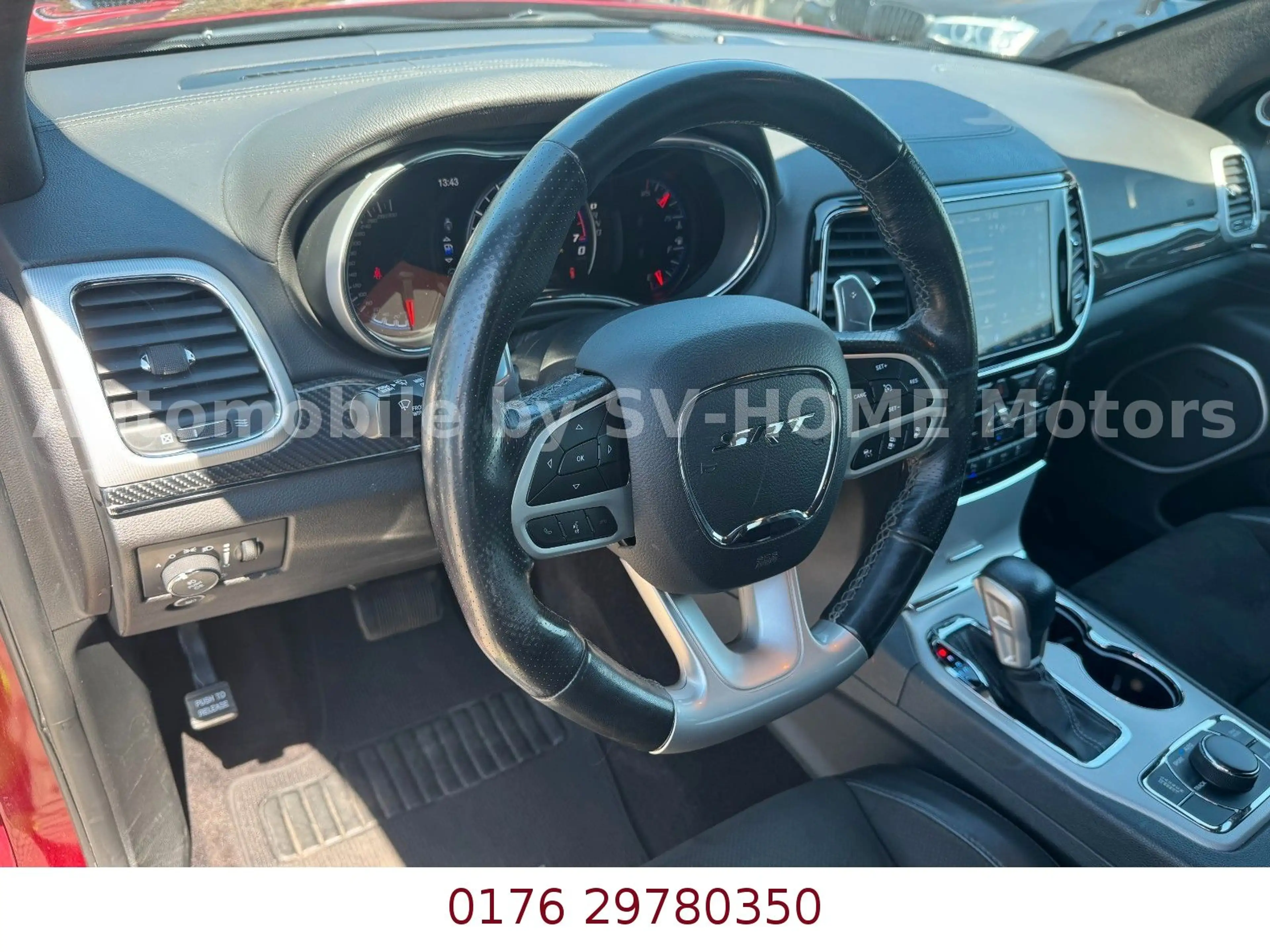Jeep Grand Cherokee 6.4 V8 HEMI SRT — photo 13