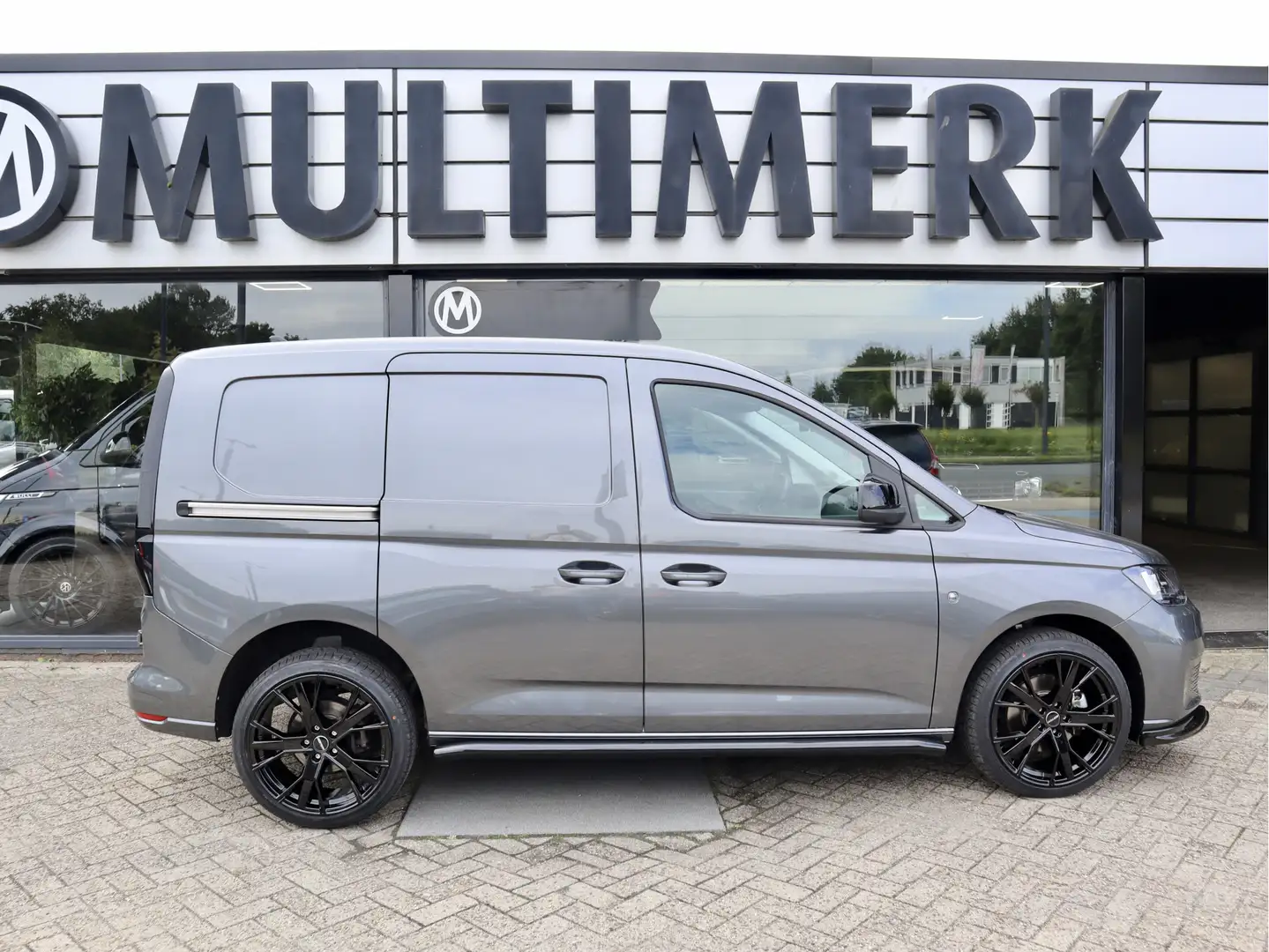 Volkswagen Caddy Cargo 2.0 TDI DSG LEDER LICHTMETALEN VELGEN Grijs - 2