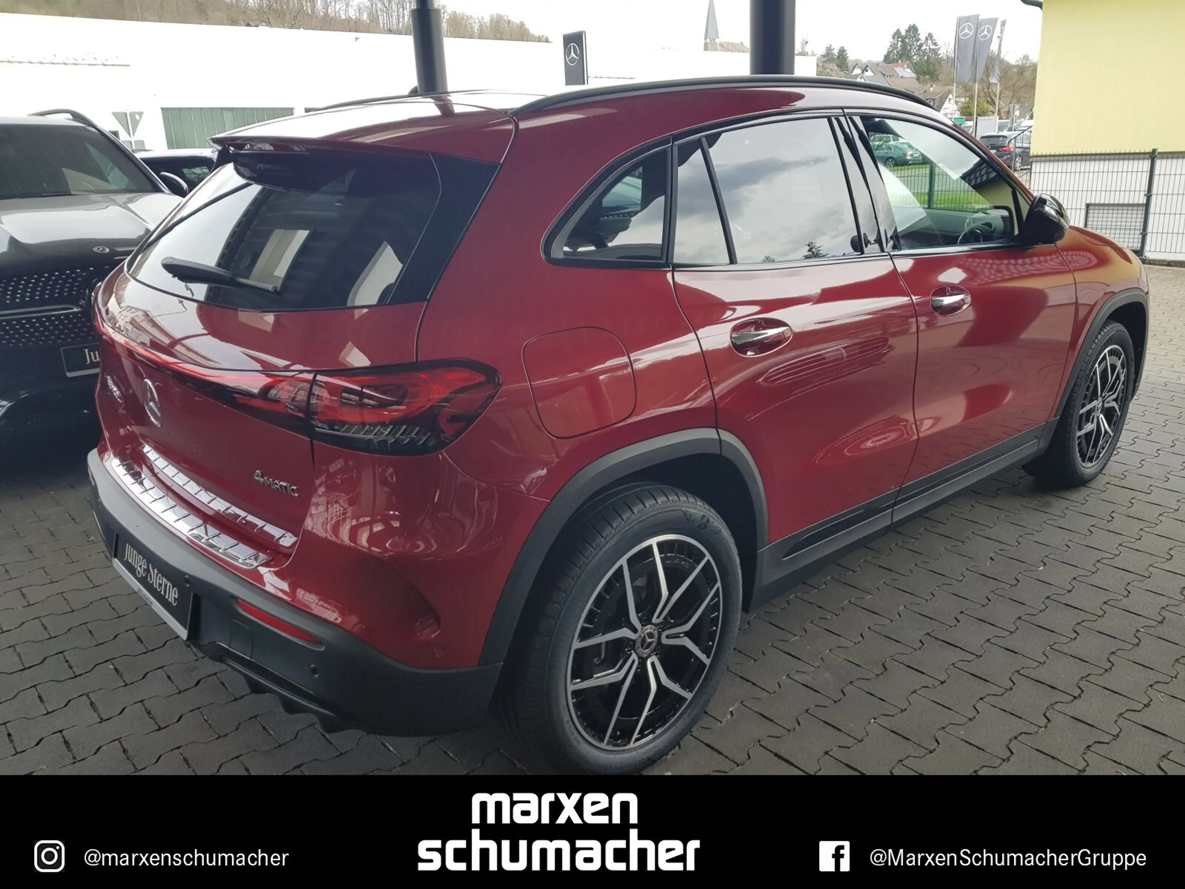 Mercedes-Benz EQA 350 EQA 350 4M AMG Line Pano+MBUX+360°+AHK+LED+Sound — photo 3
