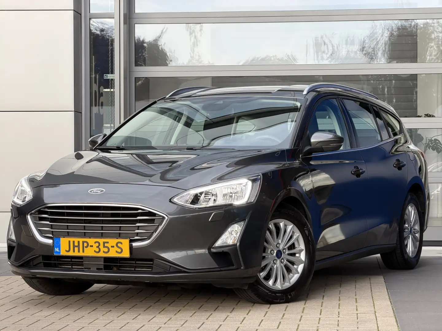 Ford Focus Wagon 1.0 EcoBoost Titanium 125 PK | Winter Pack | Grijs - 1