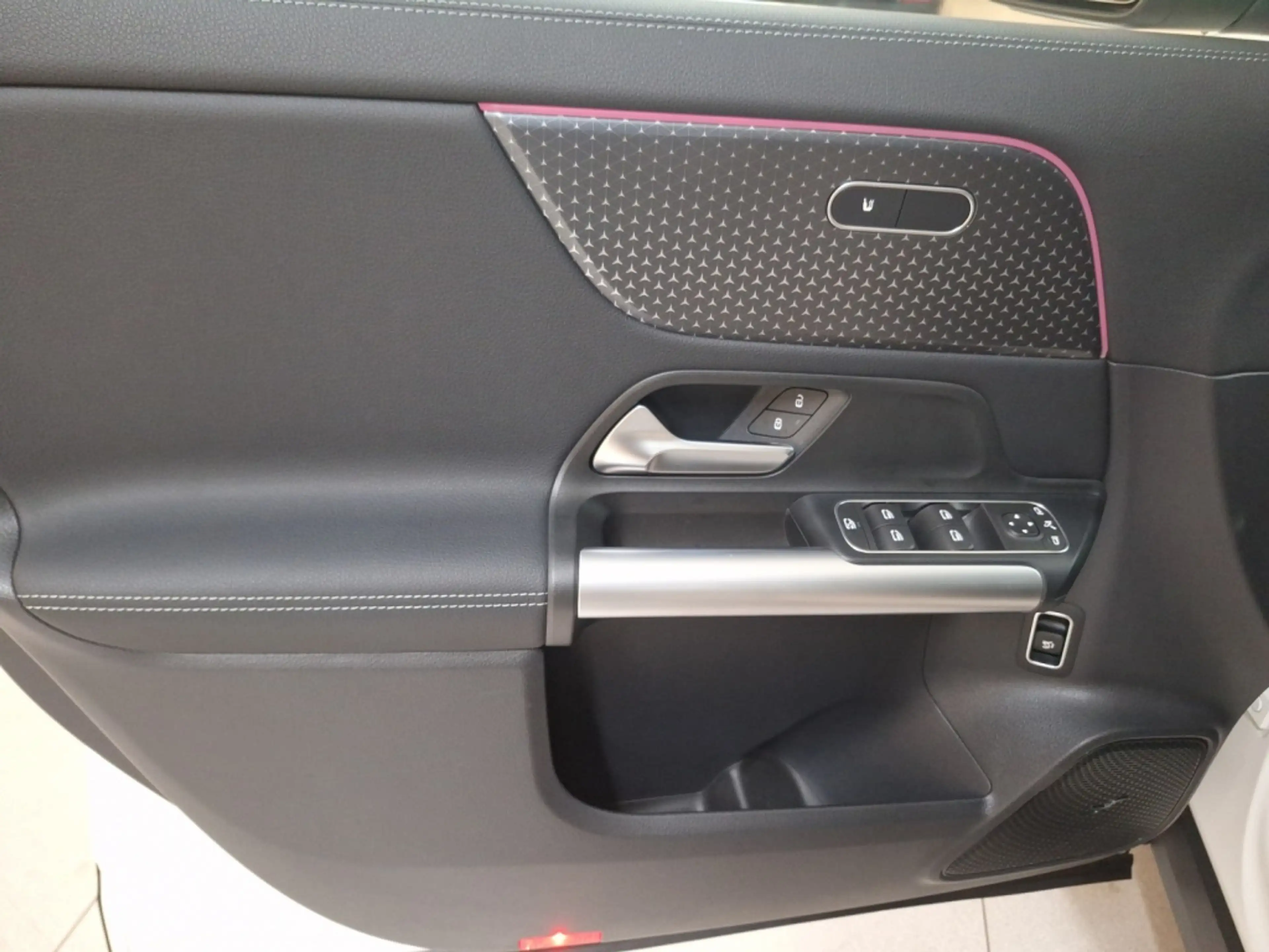 Mercedes-Benz EQA 350 4M AUT Kam. KeyLess KlimaA LED LM Navi — photo 10