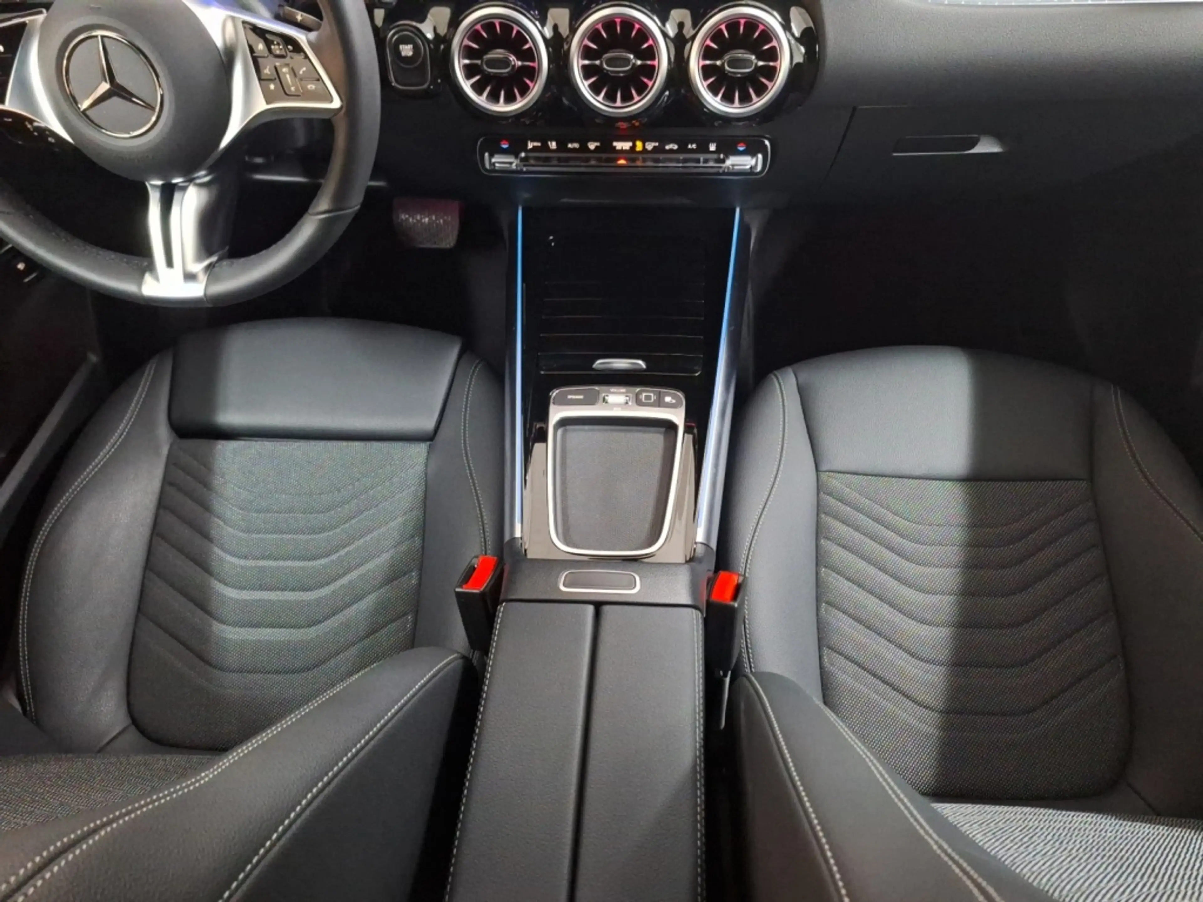 Mercedes-Benz EQA 350 4M AUT Kam. KeyLess KlimaA LED LM Navi — photo 14