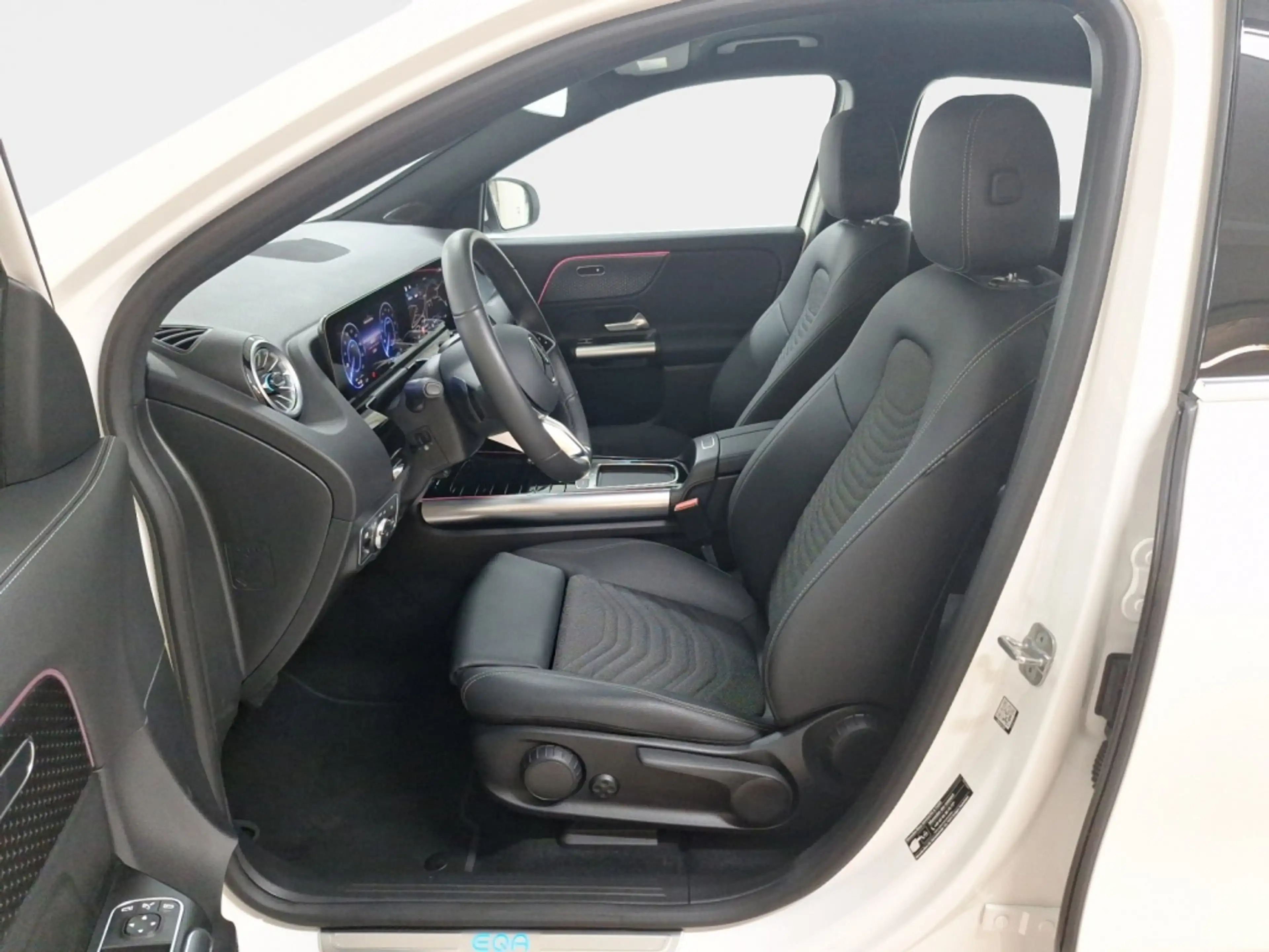 Mercedes-Benz EQA 350 4M AUT Kam. KeyLess KlimaA LED LM Navi — photo 9