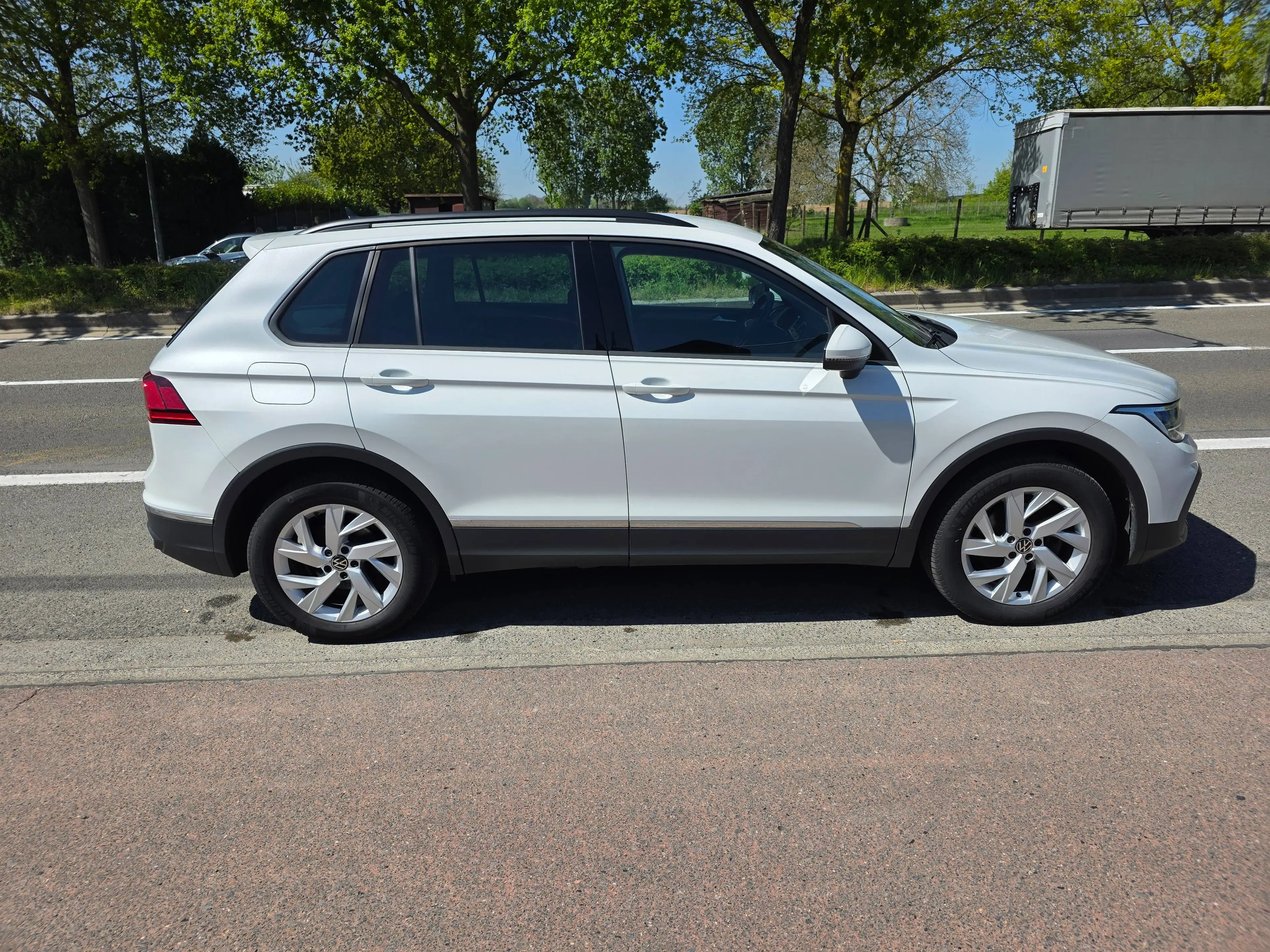 Volkswagen Tiguan 2.0 TDi SCR 4Motion Life Business DSG 1°EIG. !! IN PERFECTE STAAT !! 4X4!! AUTOMAAT !! — photo 8
