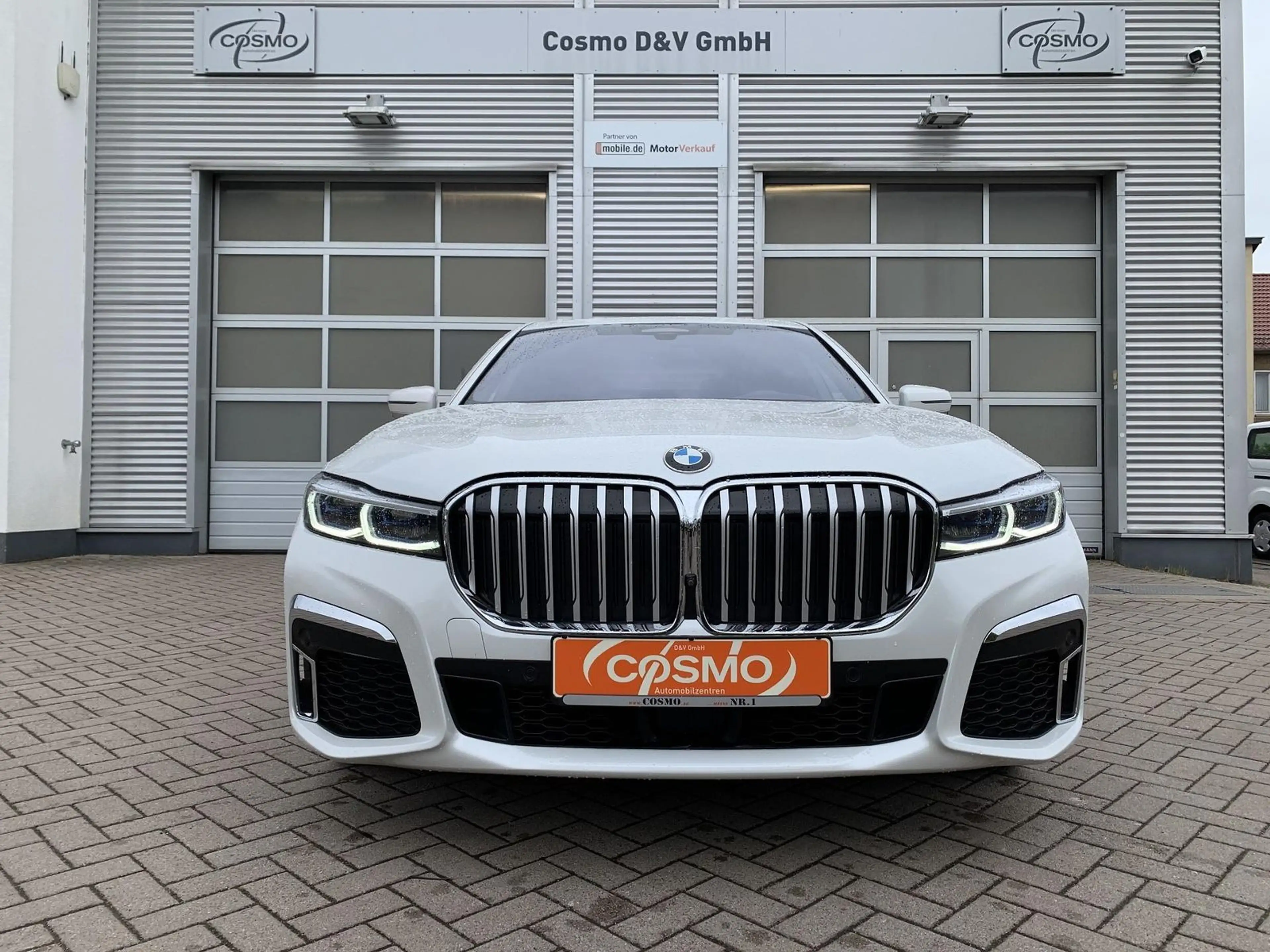 BMW 740 d xDrive M Sport Limousine Standhzg+TV+HK+GSD — photo 2