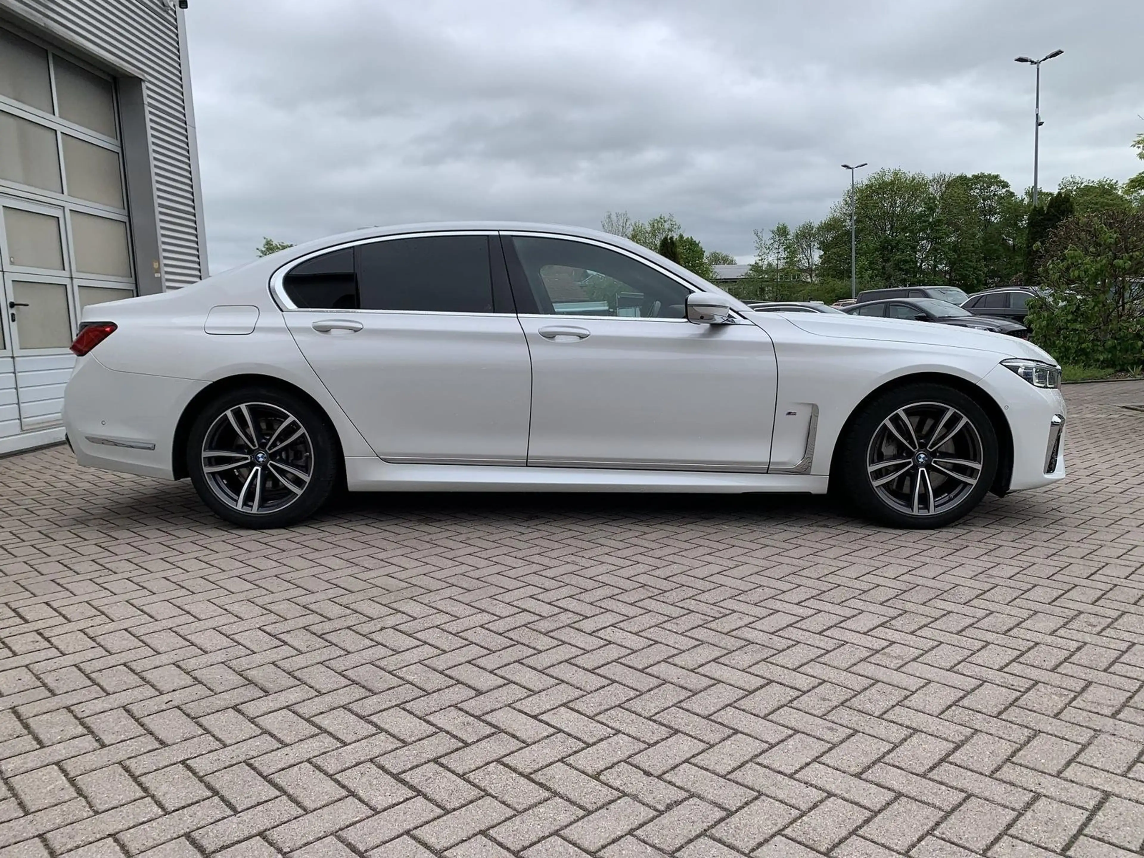 BMW 740 d xDrive M Sport Limousine Standhzg+TV+HK+GSD — photo 4