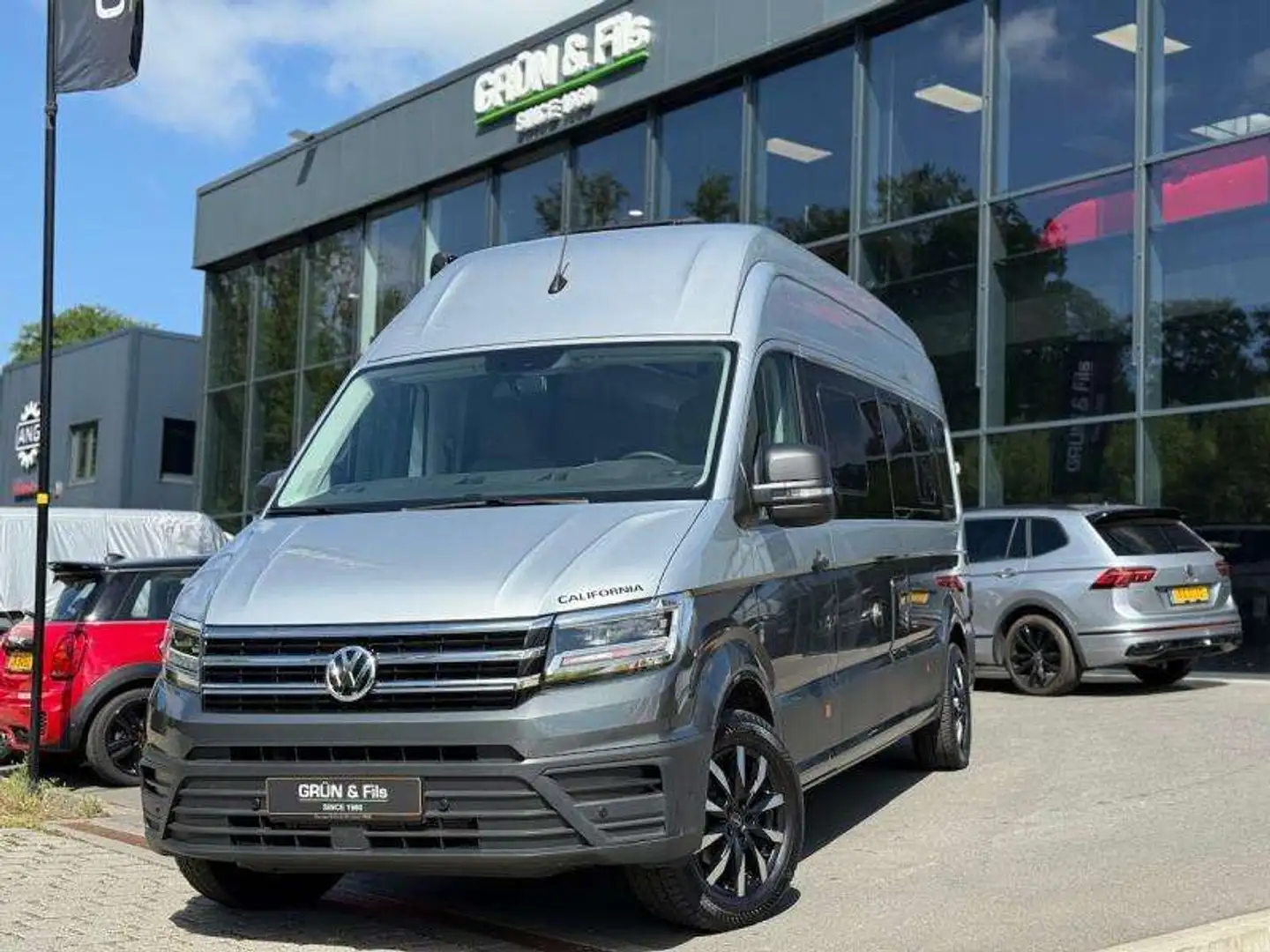 Volkswagen Crafter Grand California 680 Gris - 1