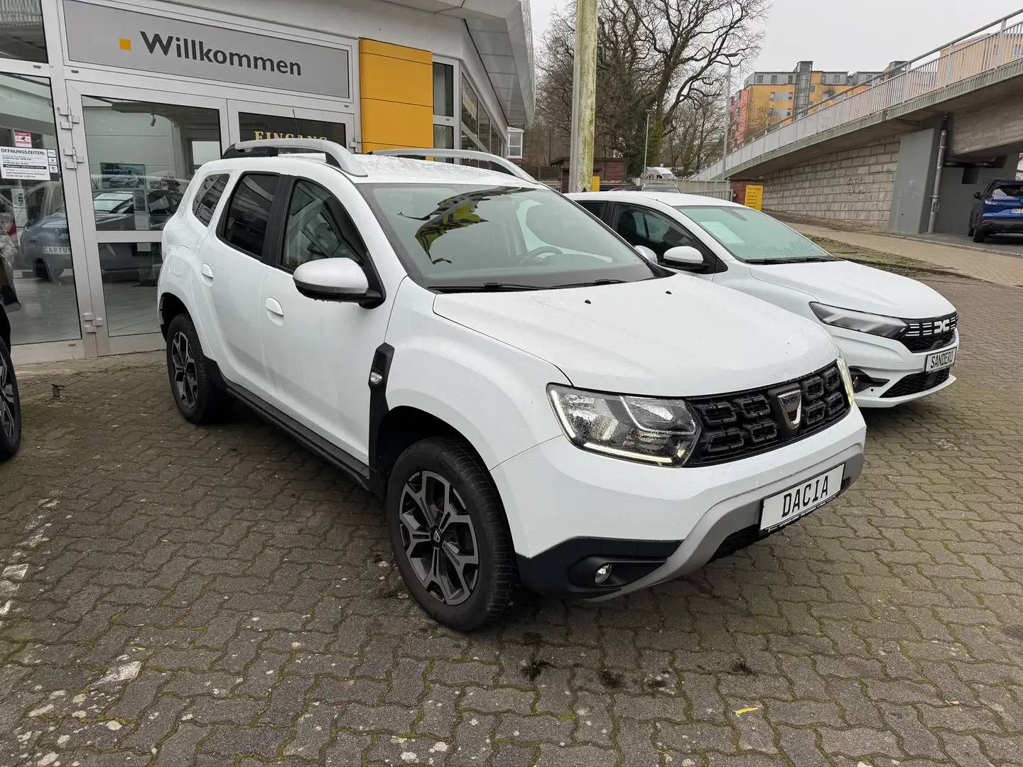Dacia Duster Prestige TCe 130 AHK+Kamera+Navi Weiß - 2