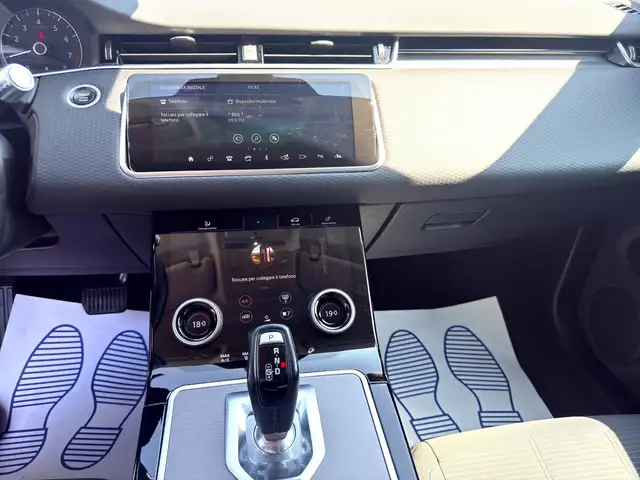 Land Rover Range Rover Evoque view 16