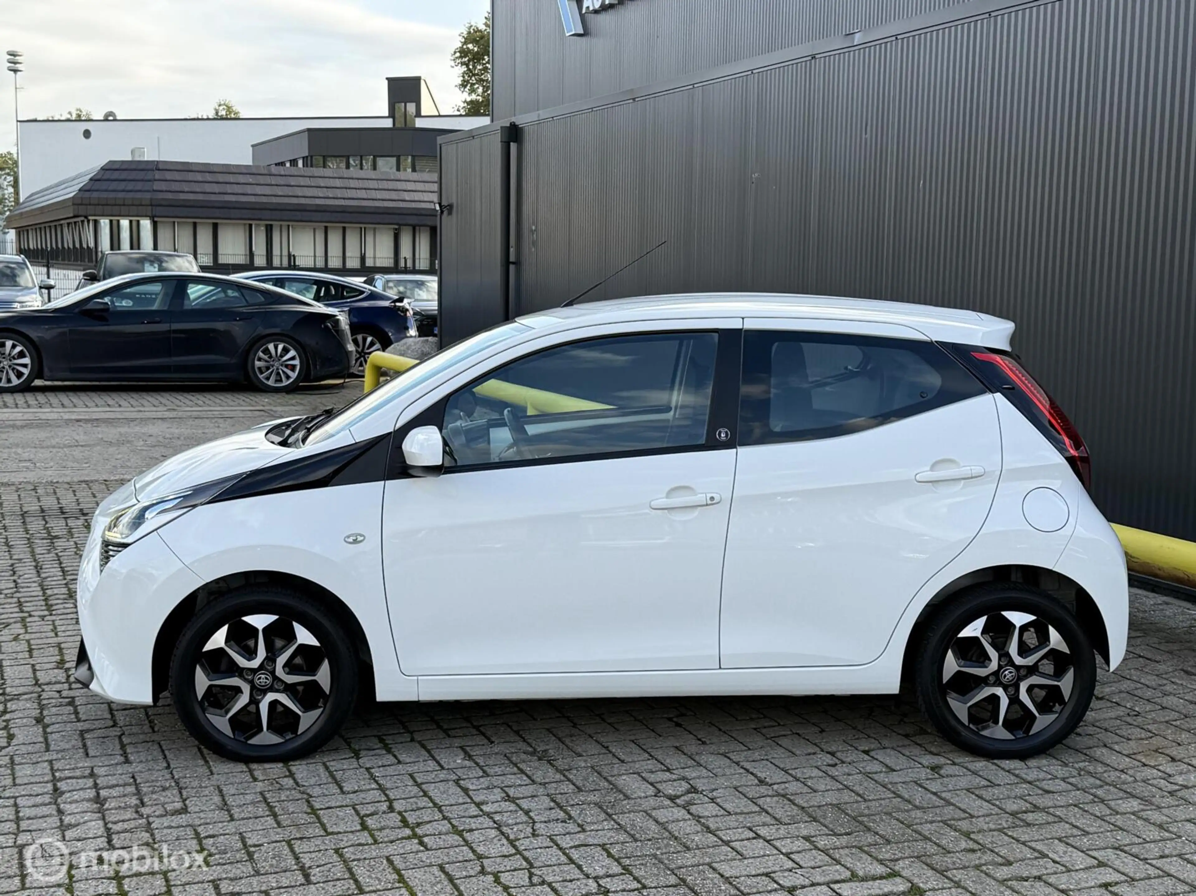 Toyota Aygo 1.0 VVT-i x-play CAMERA | CARPLAY | TOPSTAAT — photo 7