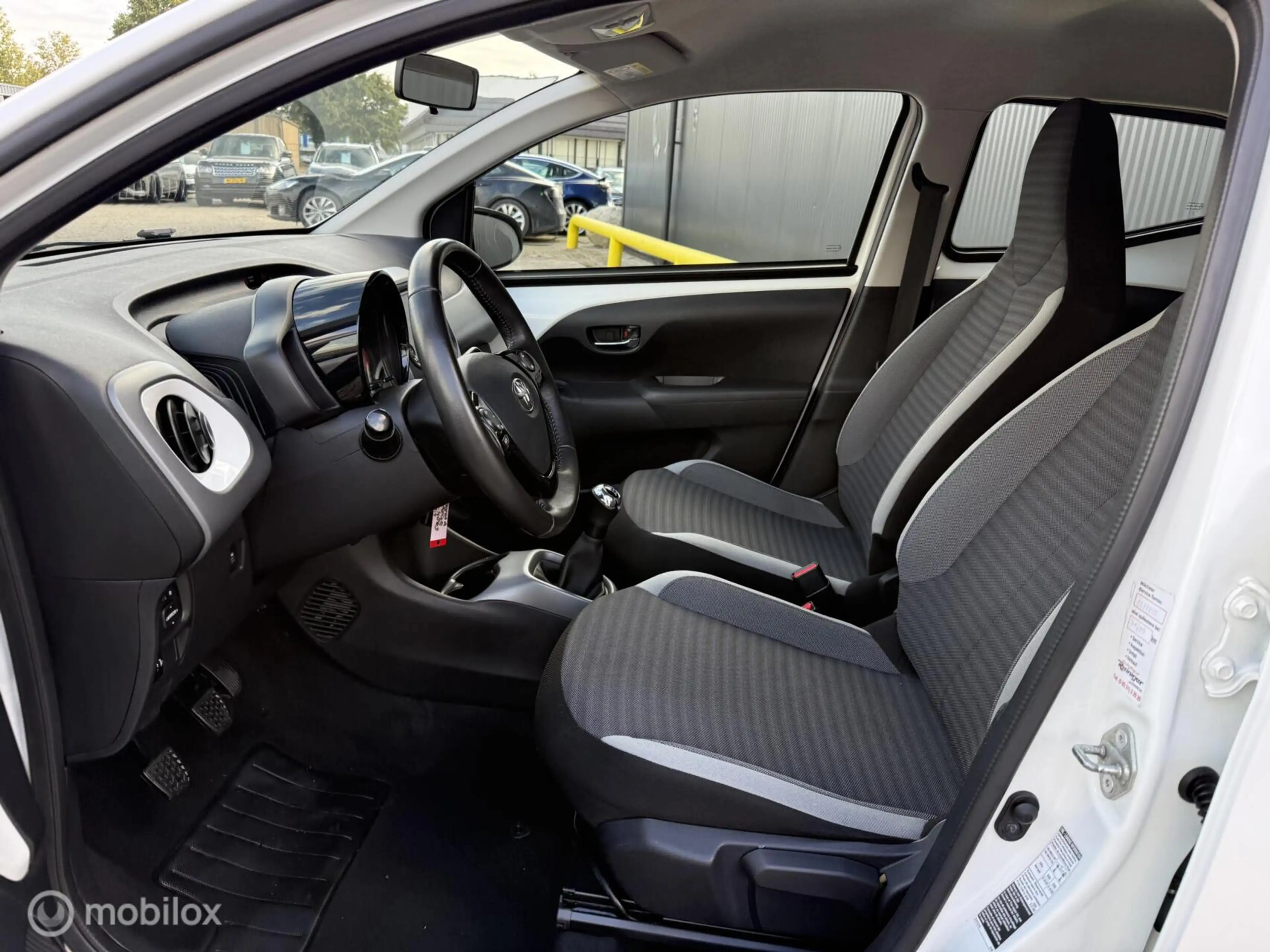 Toyota Aygo 1.0 VVT-i x-play CAMERA | CARPLAY | TOPSTAAT — photo 10