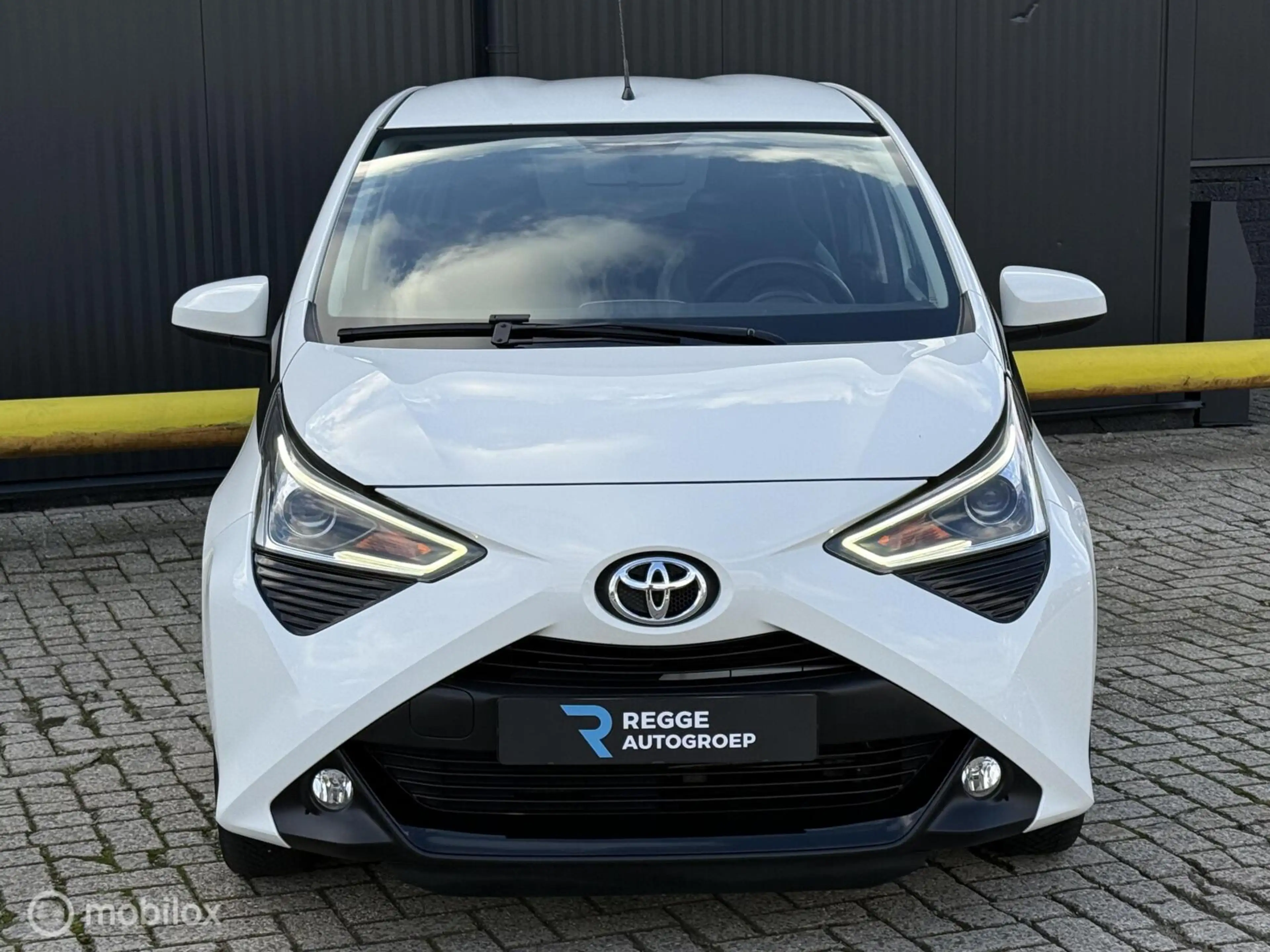 Toyota Aygo 1.0 VVT-i x-play CAMERA | CARPLAY | TOPSTAAT — photo 5