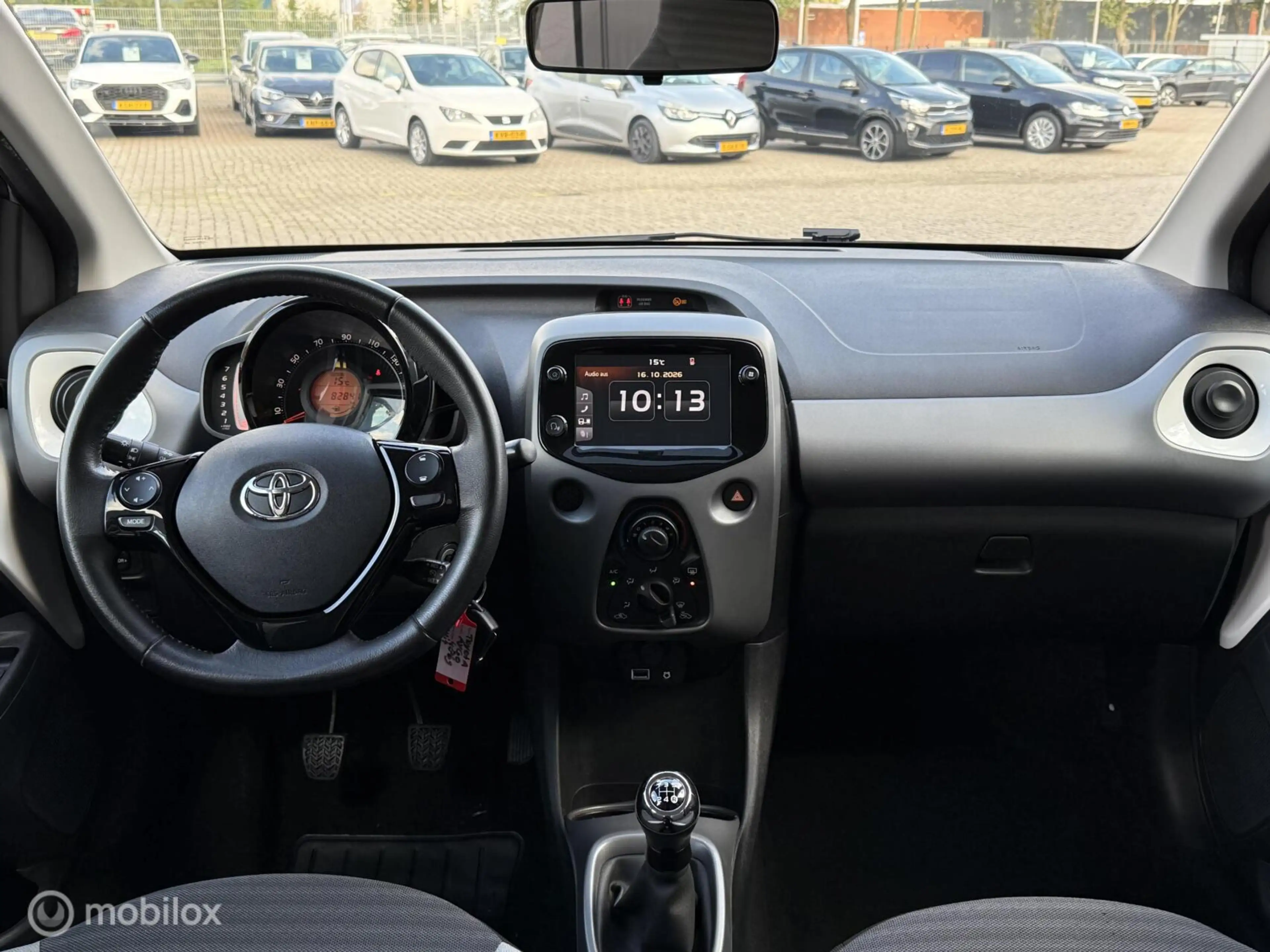 Toyota Aygo 1.0 VVT-i x-play CAMERA | CARPLAY | TOPSTAAT — photo 2