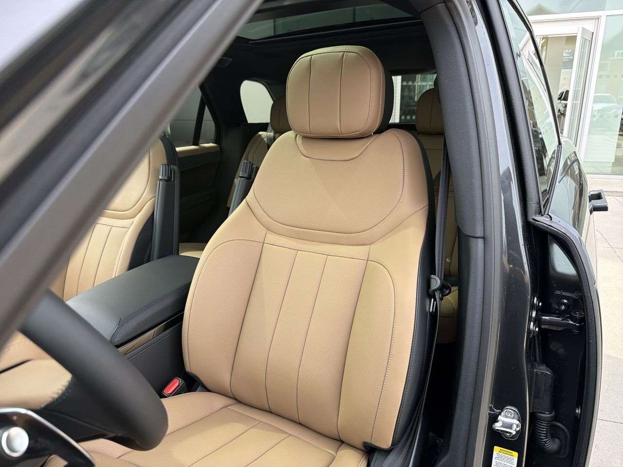 2026 Land Rover Range Rover Sport P400 Dynamic HSE thumb 8