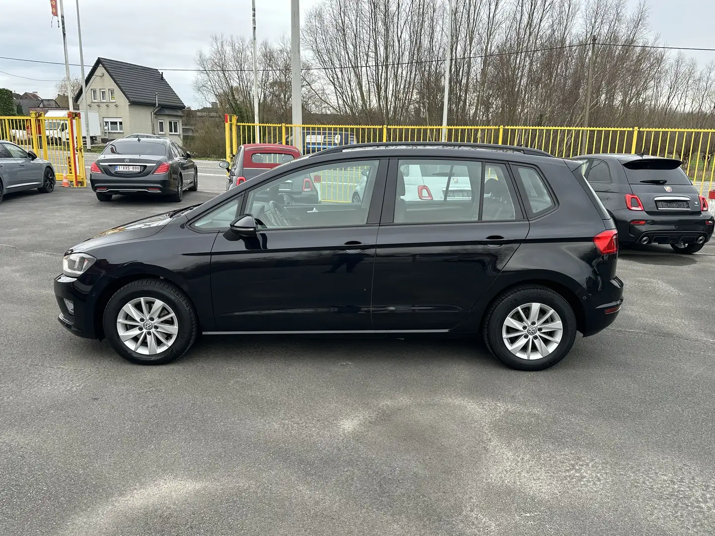 Volkswagen Golf Sportsvan 1.6 CR TDi Trendline stationnement aut. Airco auto - 2