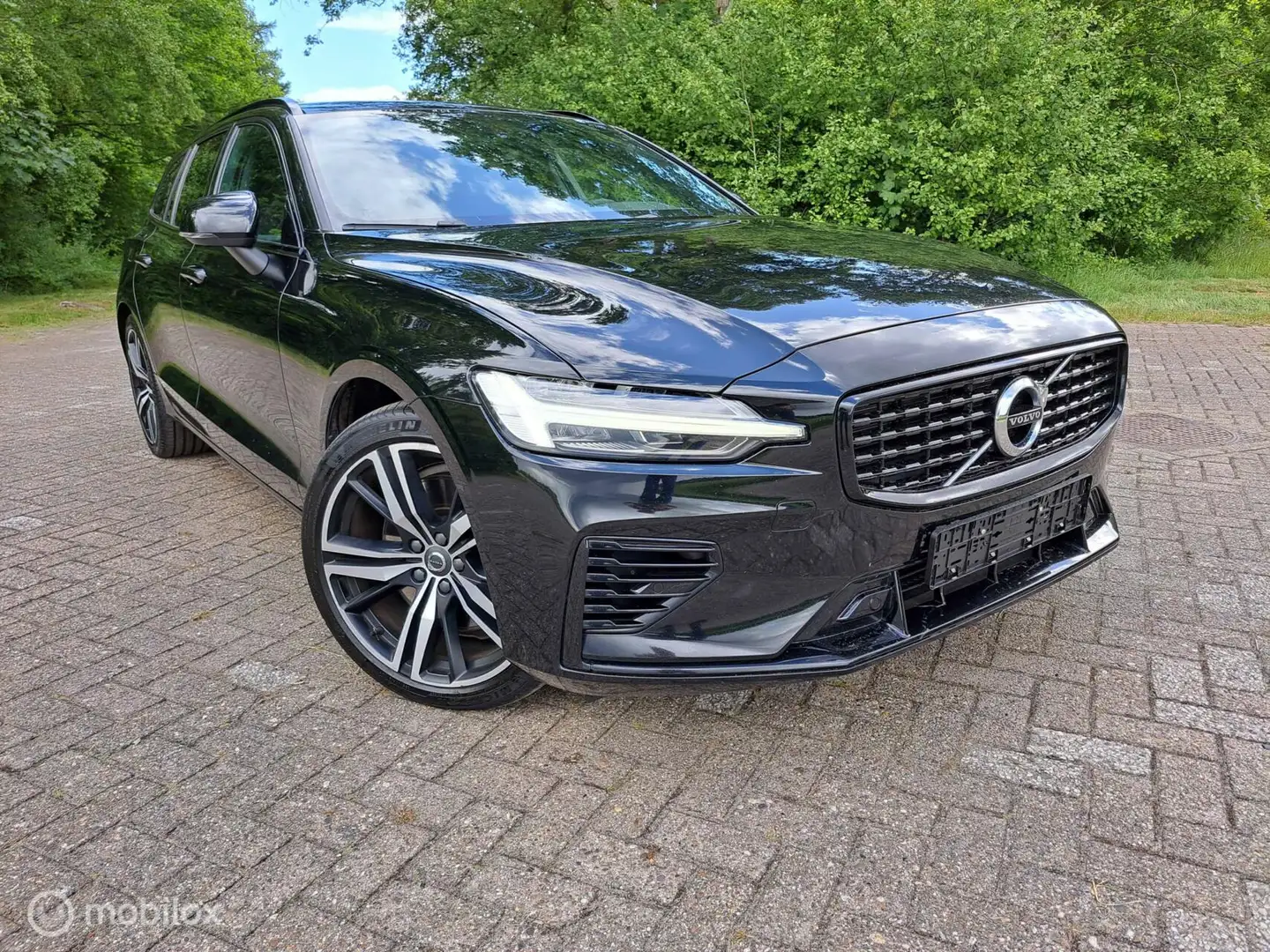 Volvo V60 2.0 T6 Recharge AWD R-Design|H&K|Leder|Trekhaak|Lo Noir - 2