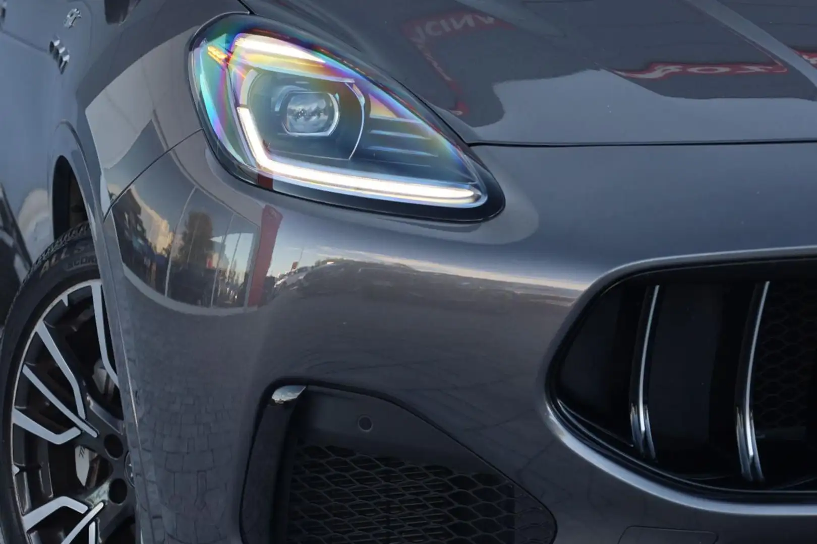 Maserati Grecale 2.0 MHEV 300 CV AWD GT Q4 Šedá - 2