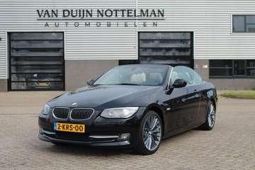 3-serie Cabrio 320i Exclusive / Leer / Stoelverwar