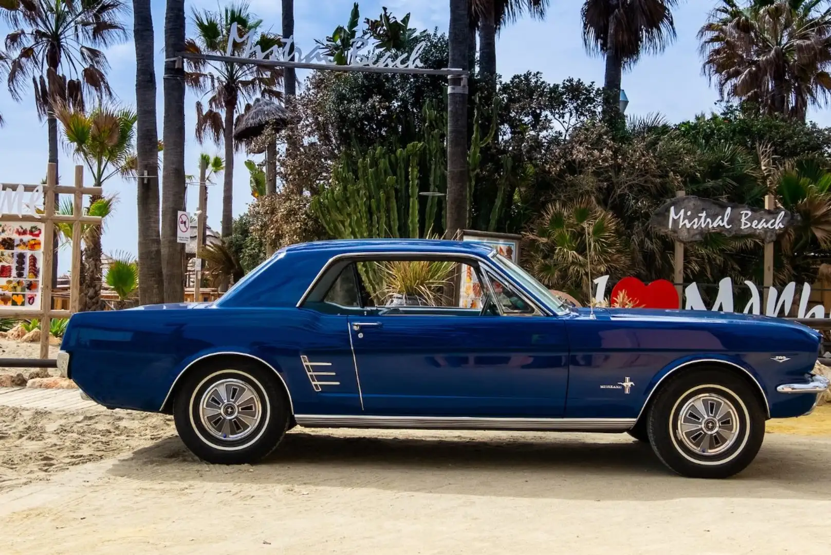 Ford Mustang Azul - 1